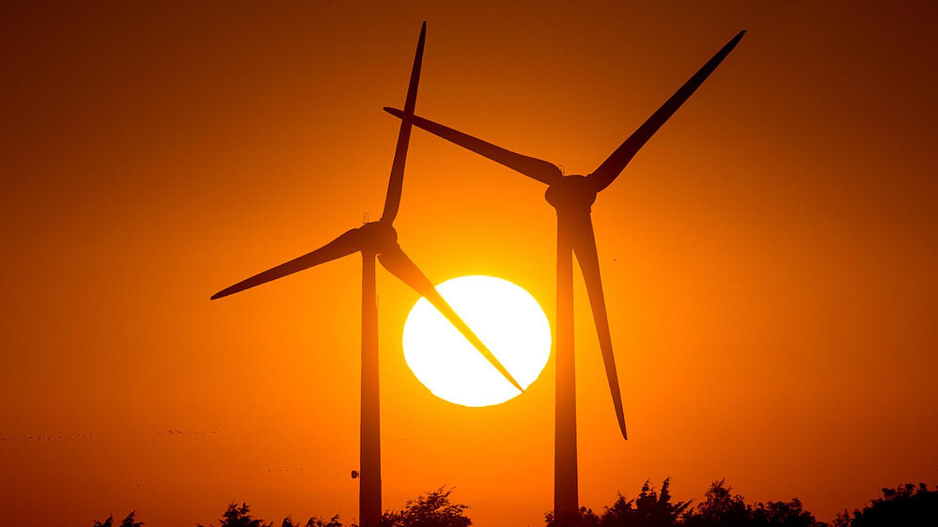 Der Energiekonzern EnBW plant ein Repowering des Windparks Iselersheim/Ostendorf. Wie genau die Pläne aussehen, erörterte Projektplaner Jannes Mahlke am Mittwoch in der Ortsratssitzung.