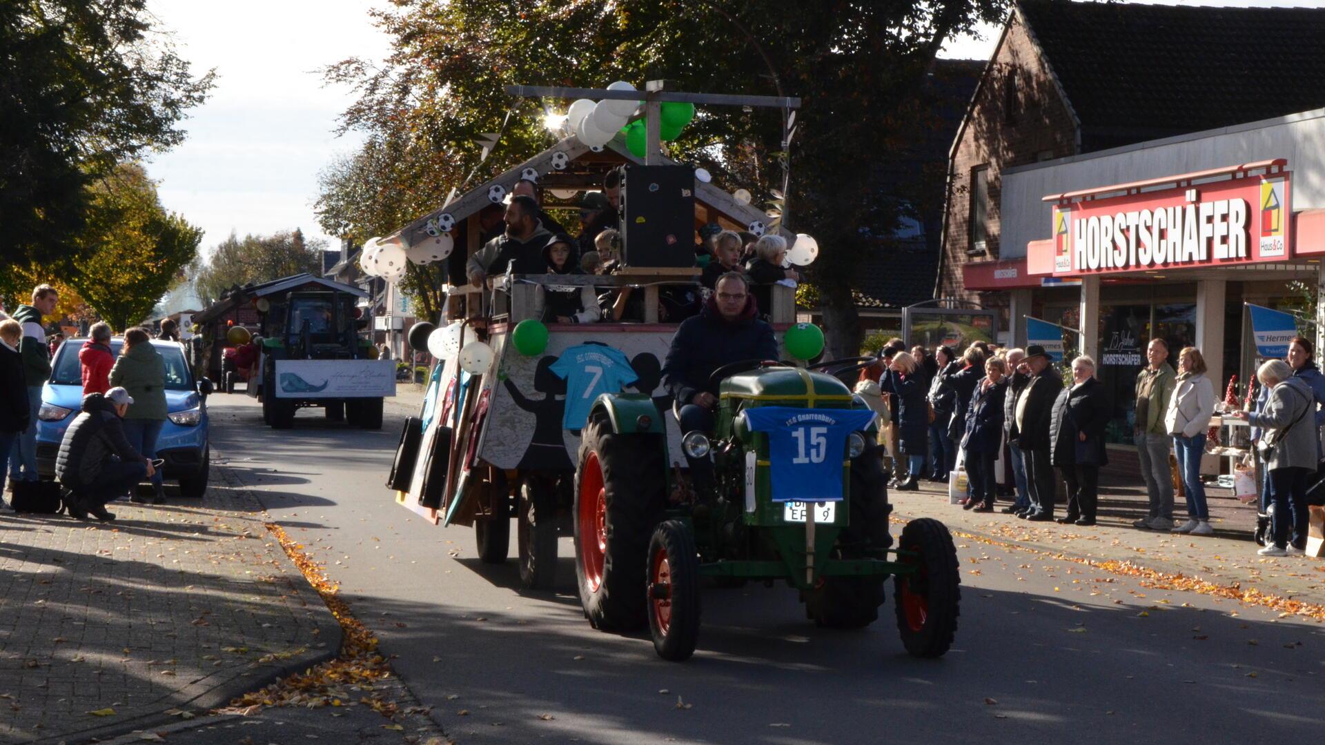 Der Ernteumzug war am Sonntag der Höhepunkt des Gnarrenburger Herbstmarktes.
