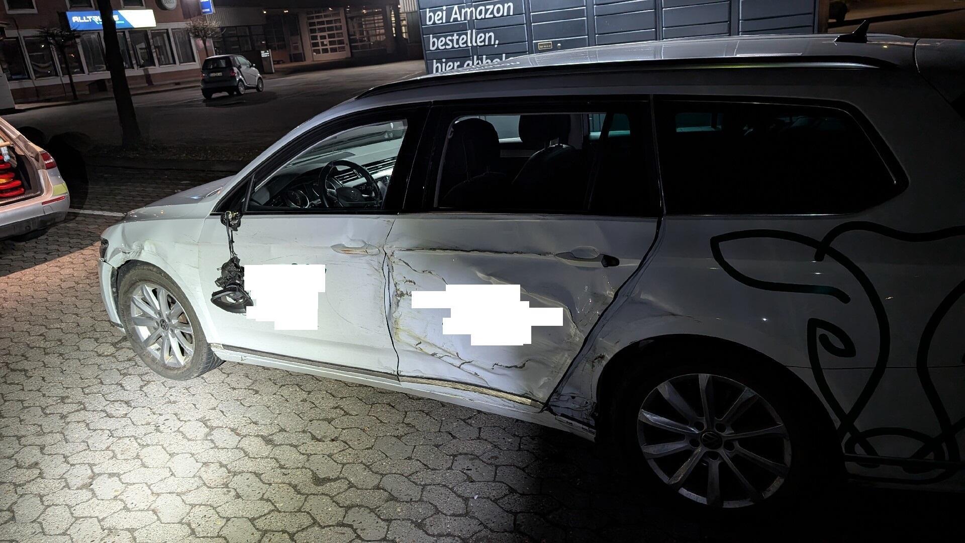 Ein bei einem Unfall beschädigtes Auto