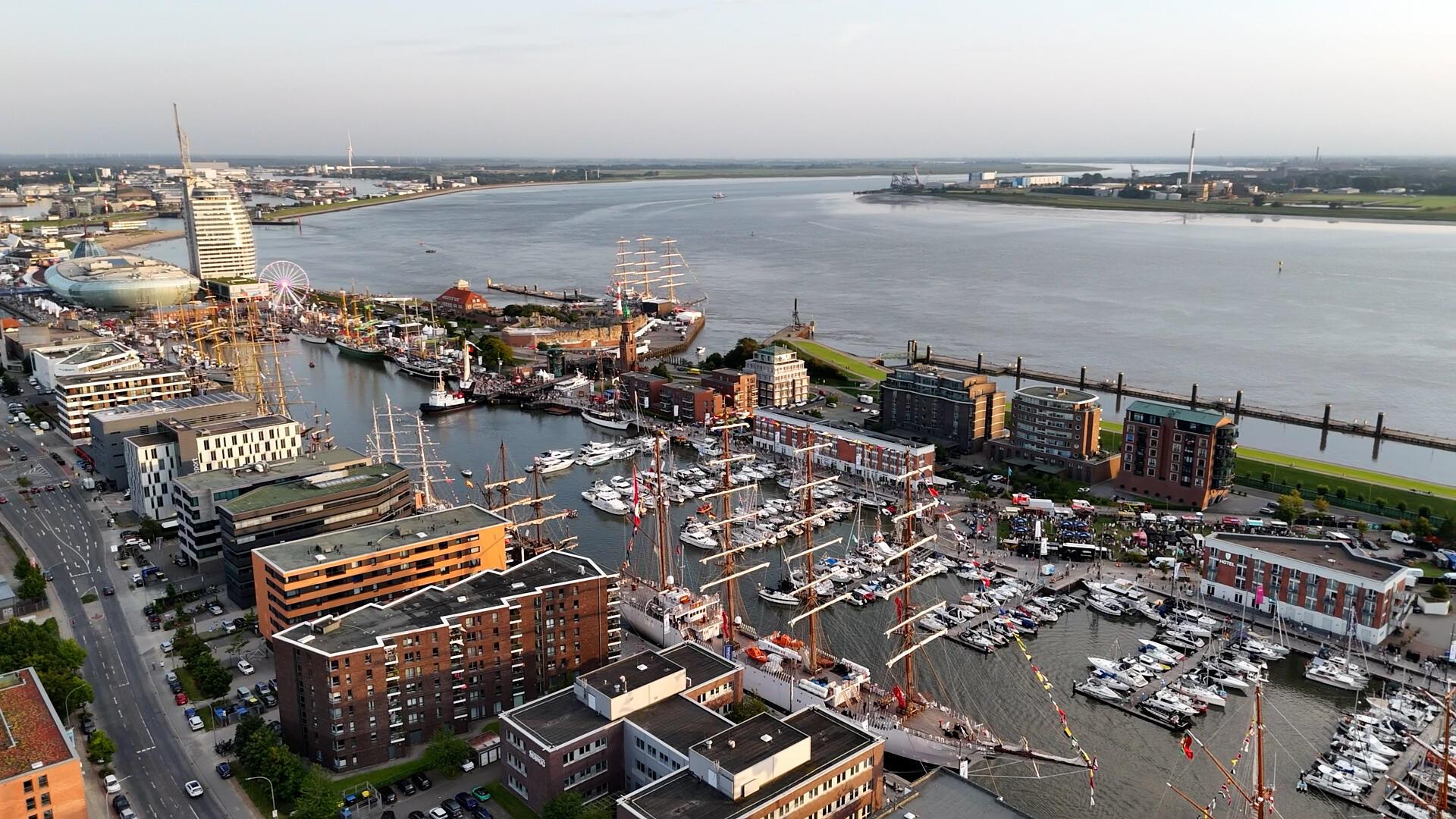 Der Neue Hafen in Bremerhaven zur Sail 2025.