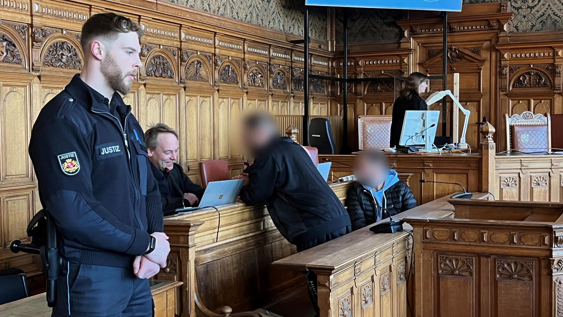 Der Prozess um den Mordversuch in der Raabestraße wurde am Bremer Landgericht fortgesetzt. Die beiden Angeklagten können am kommenden Dienstag mit einem Urteil rechnen. 