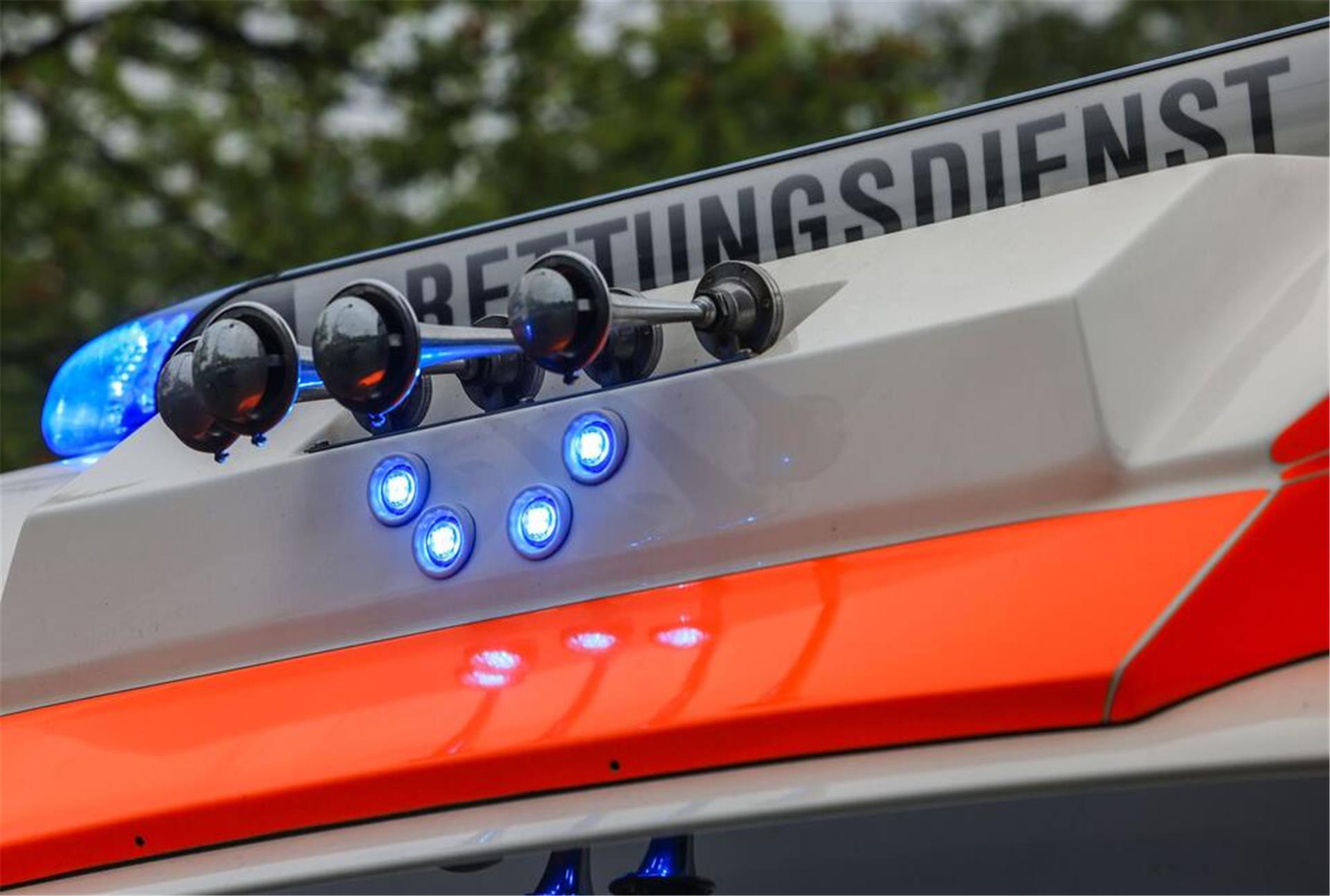  Ein Rettungswagen. Der Rettungsdienst im Landkreis kann fortan drei unterschiedlich ausgestattete Fahrzeugtypen in den Einsatz schicken: Krankentransportwagen, Notfall-Krankentransportwagen und Rettungswagen.