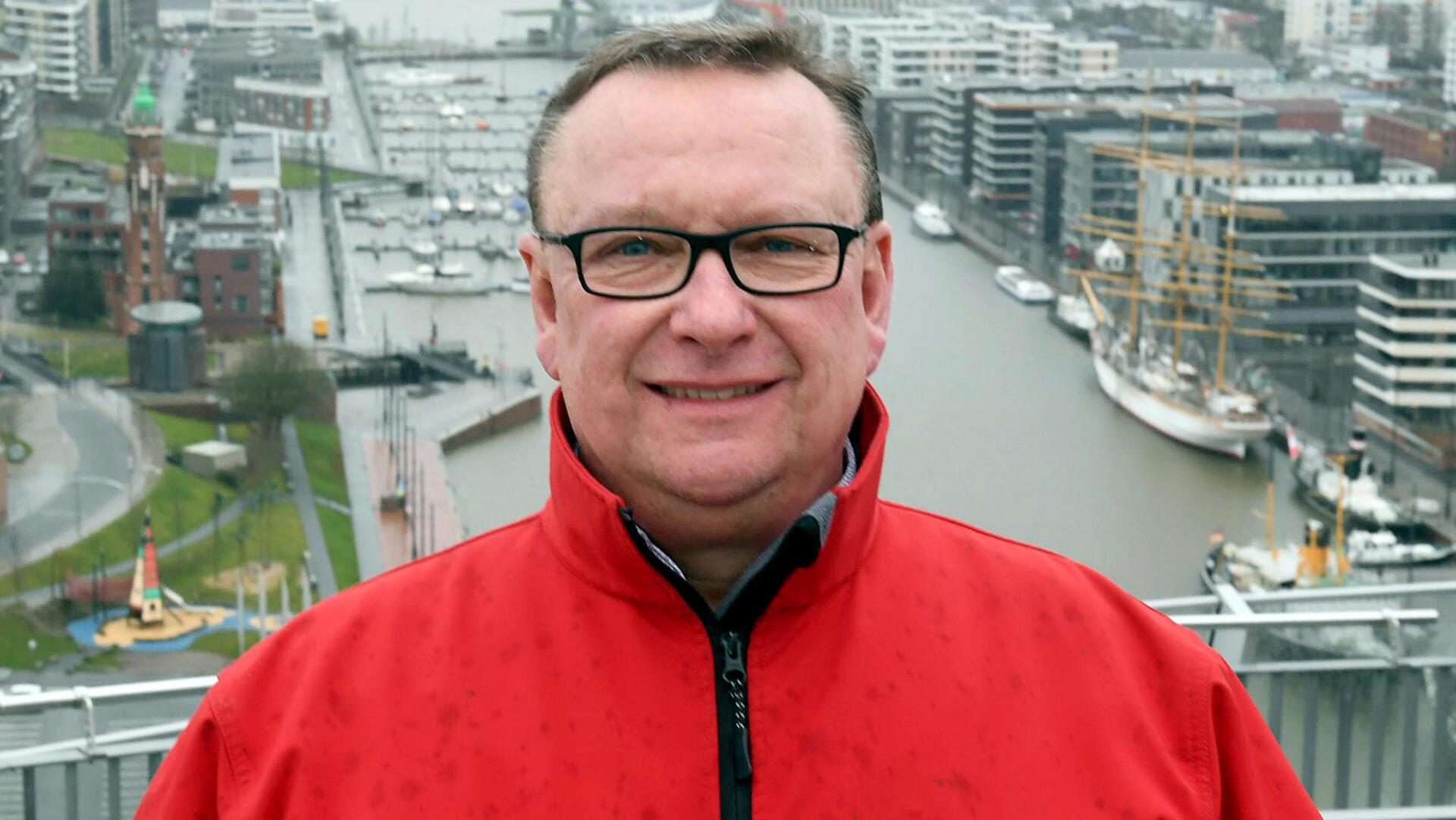 Der SPD-Bundestagsabgeordnete Uwe Schmidt steht offensichtlich auf Rockklassiker.