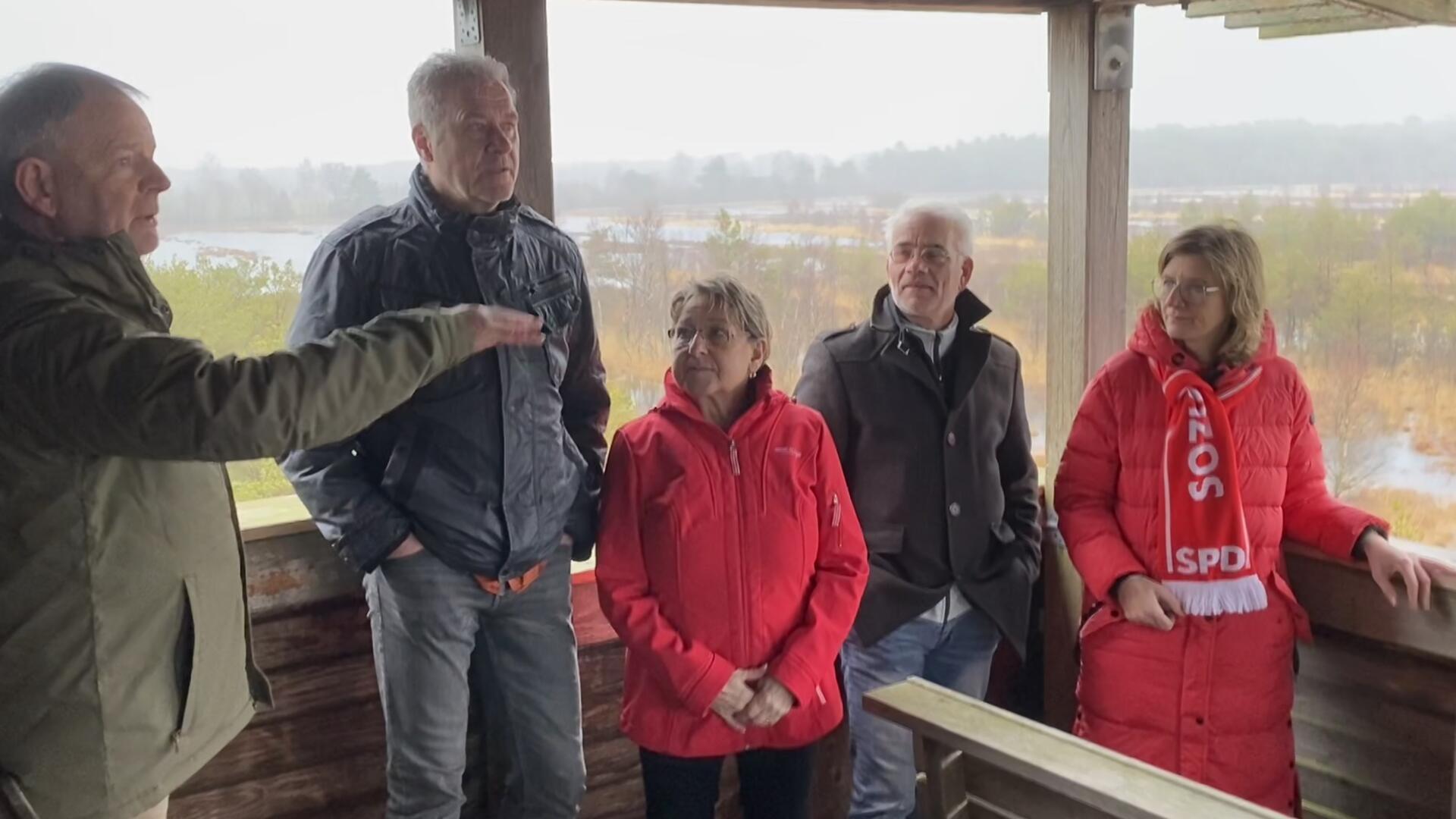 Der SPD-Ortsverein Gnarrenburg informiert SPD-Bundestagskandidatin Frauke Langen über die aktuellen Herausforderungen in Sachen Moor.