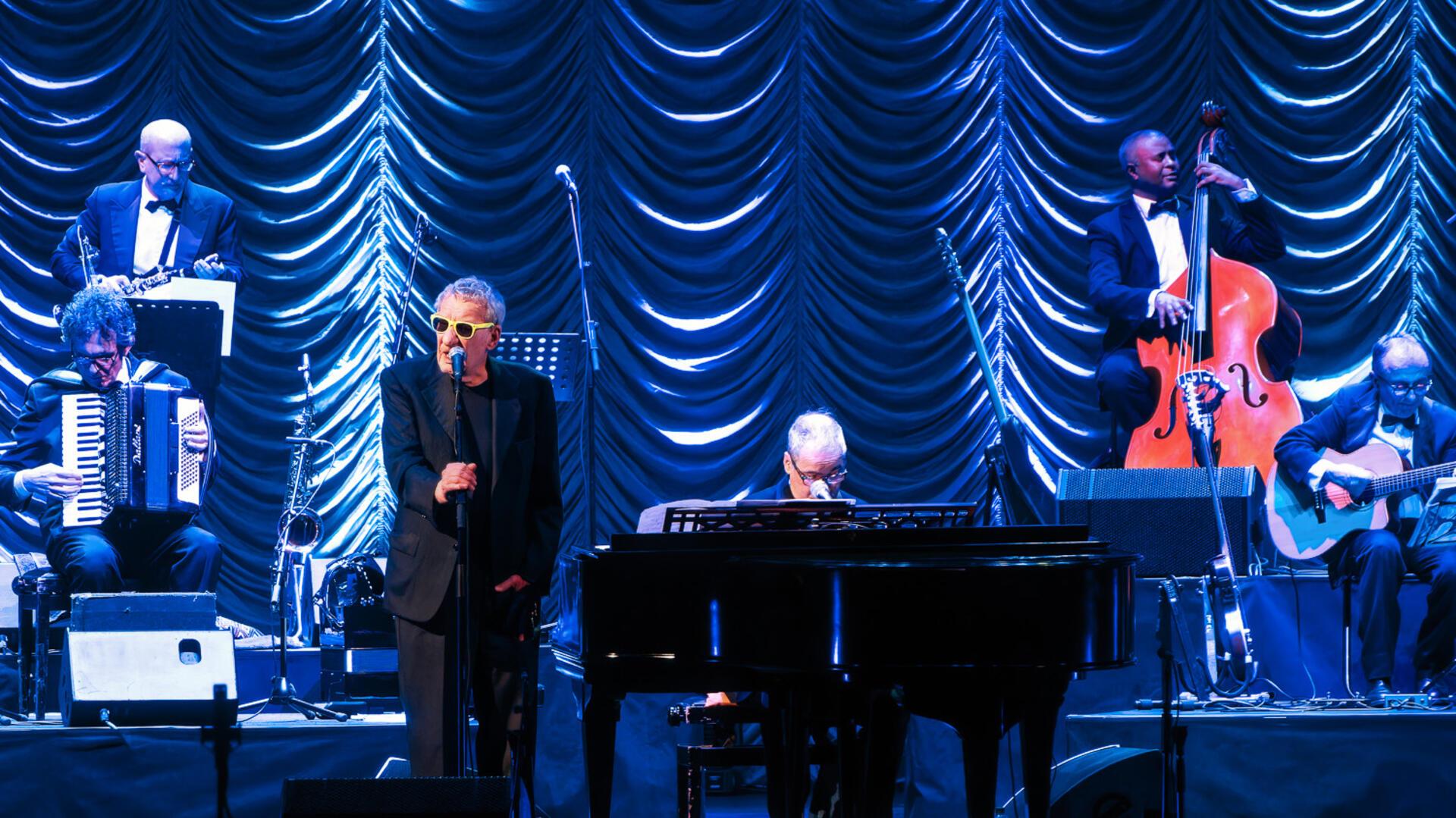 Der Sänger Paolo Conte trat 2023 in der Mailänder Scala auf. Rund um das Konzert entstand ein Film, der am 12. Januar im Pferdestall in Bremerhaven zu sehen sein wird. 