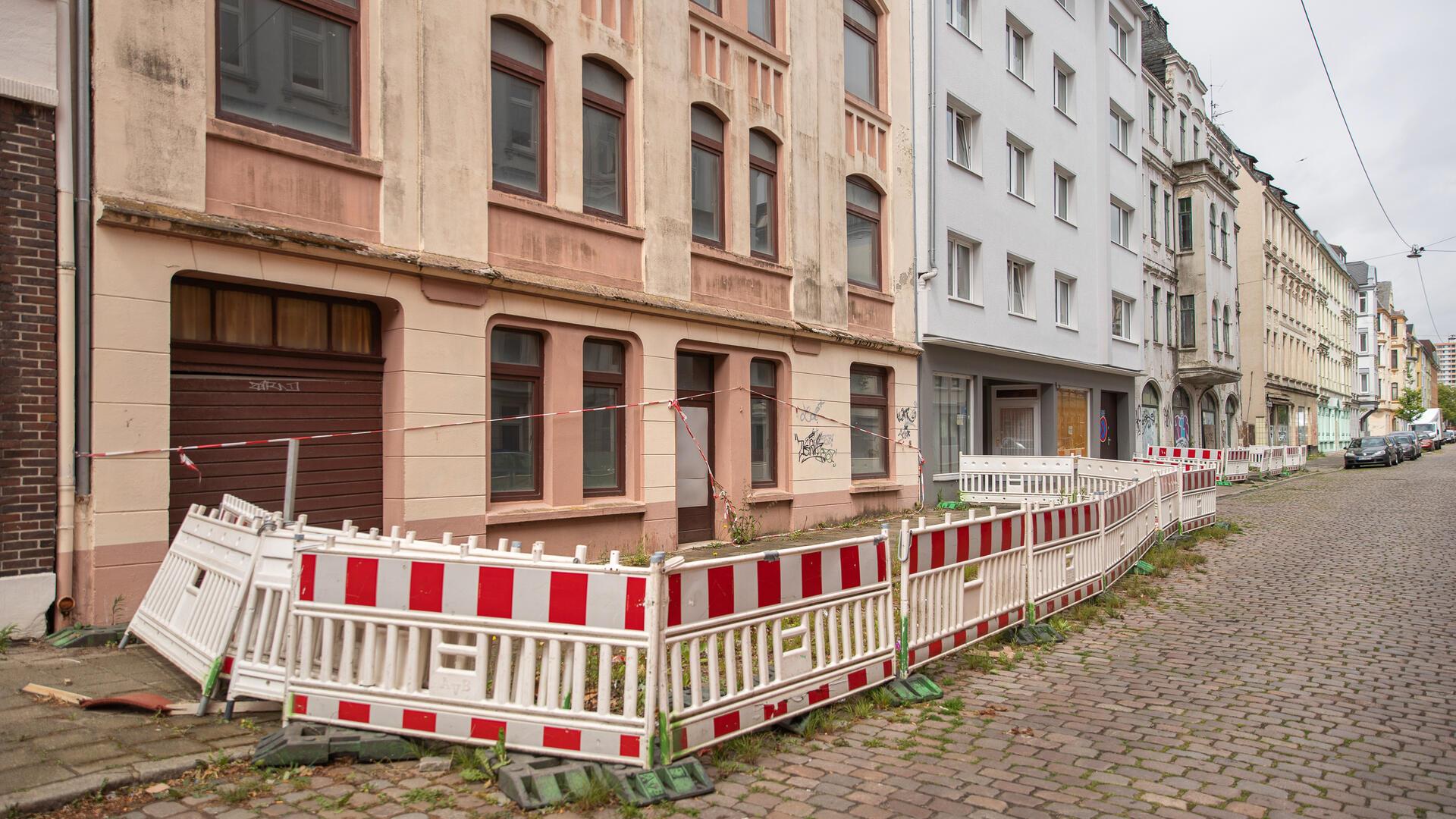 Eine Absperrung in einer Seitenstraße in Lehe.