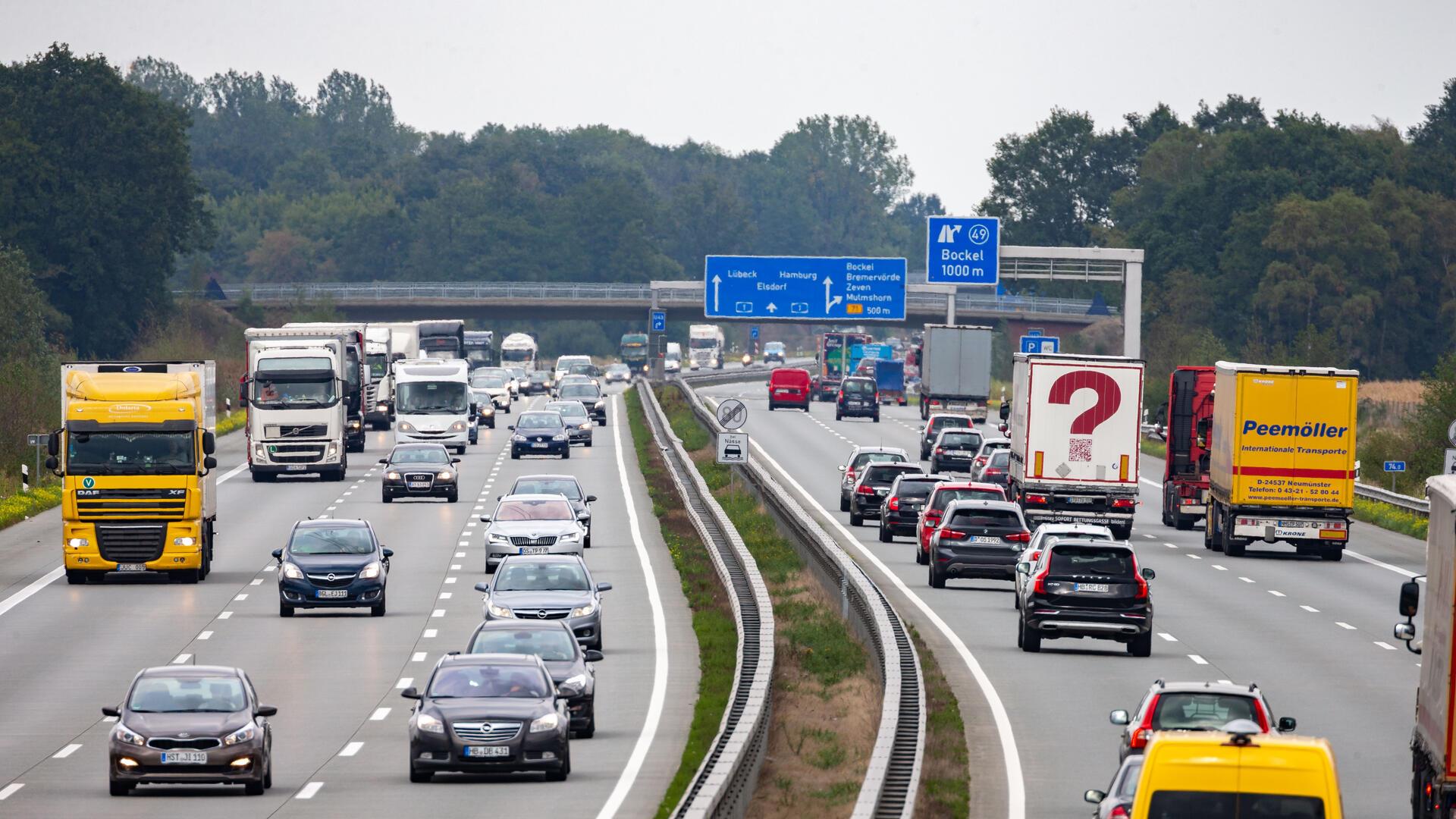Die A1-Anschlussstelle Bockel in Fahrtrichtung Hamburg wird für Bauarbeiten gesperrt. Verkehrsteilnehmende müssen Umleitungen nutzen.
