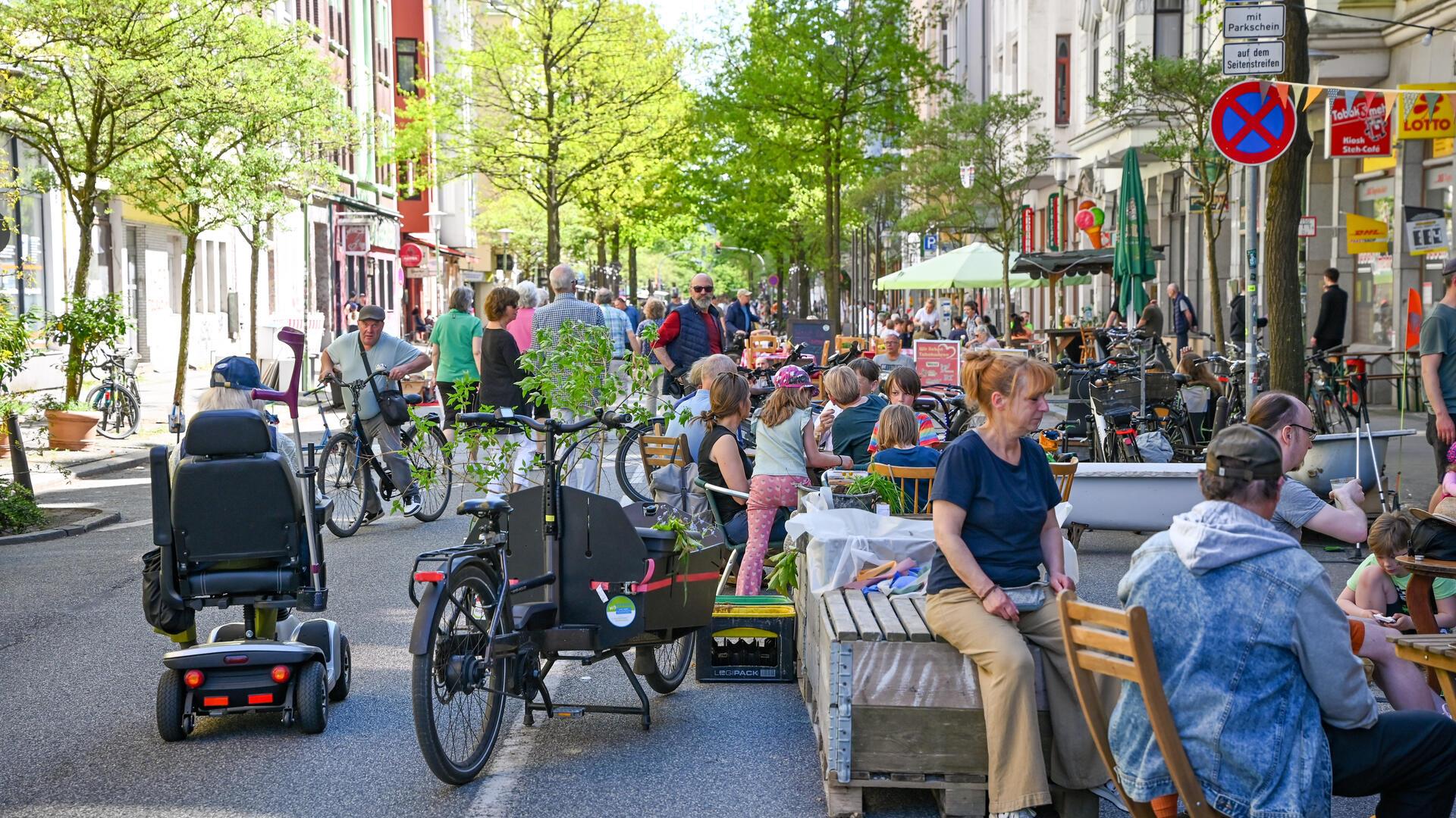 Die „Alte Bürger“ ist bis Ende September als Sommerstraße autofrei.