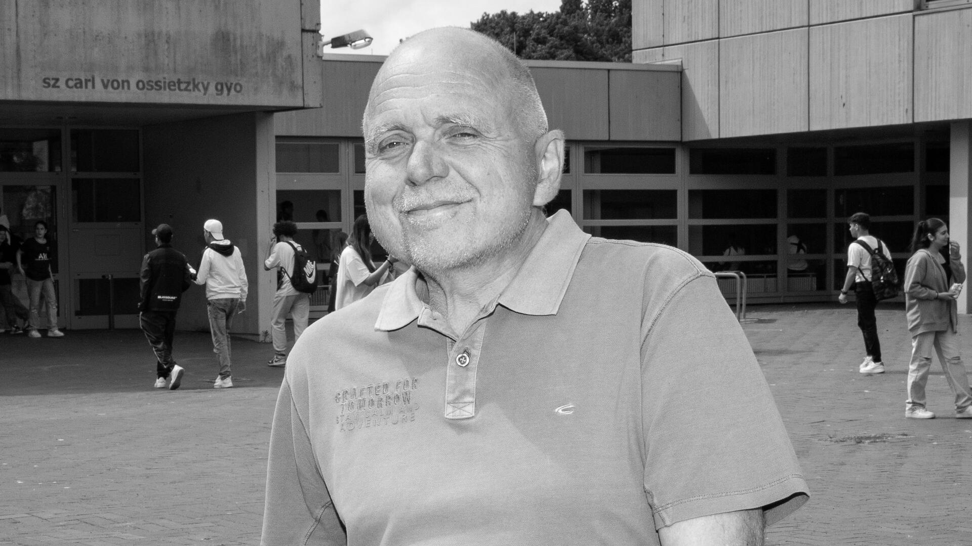 Die CvO-Oberschule in Bremerhaven trauert um ihren Schulleiter Dr. Georg Mondwurf. Er ist am 9. September 2025 im Alter von 62 Jahren verstorben. 