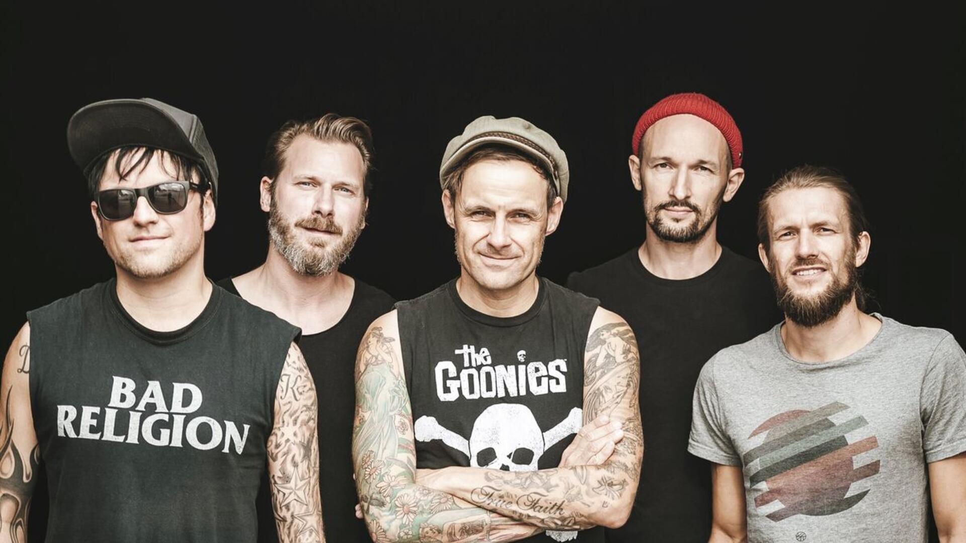 Die Band Donots. Sie  zählen seit drei Jahrzehnten zu den festen Größen der deutschen Punkrock-Szene und spielen nun ein Konzert auf Helgoland.