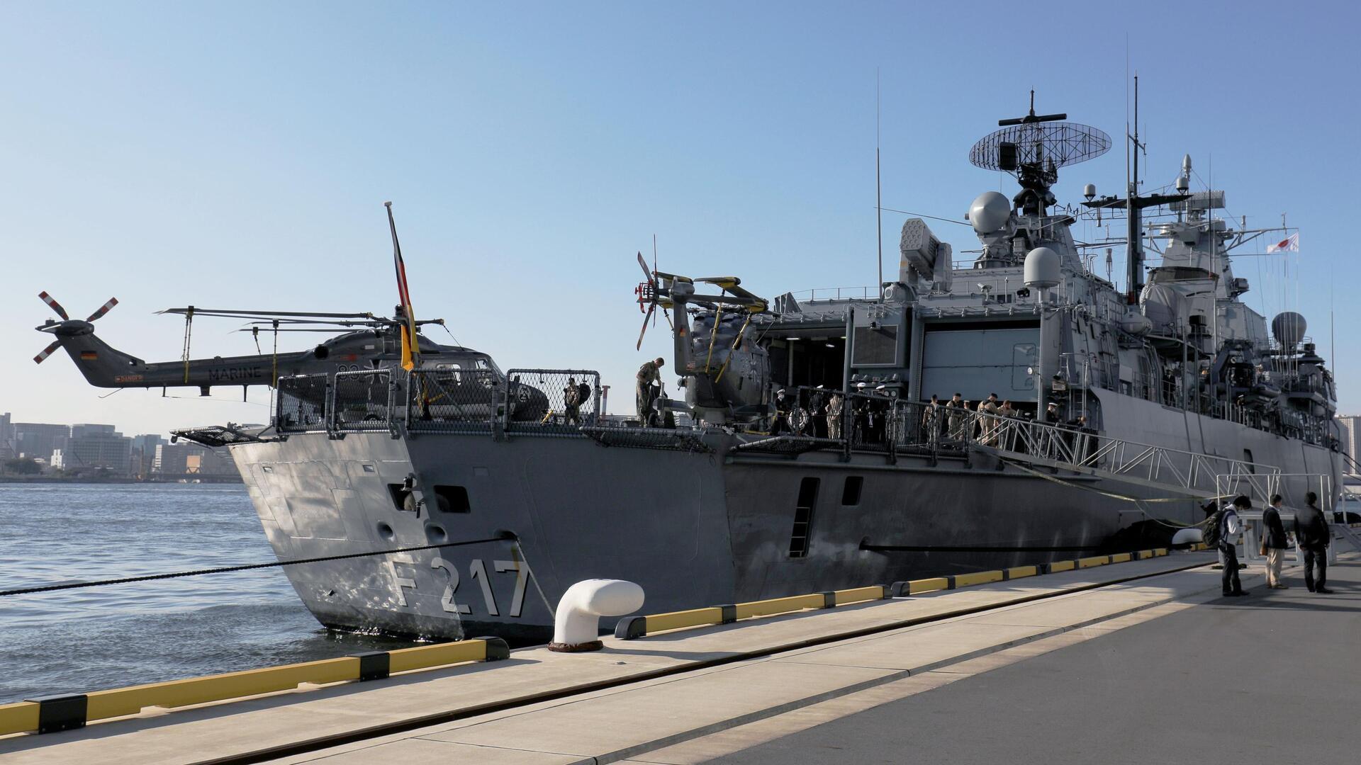 Die Fregatte Bayern der deutschen Marine hat am Tokyo International Cruise Terminal festgemacht. Erstmals seit rund 20 Jahren hat damit ein deutsches Marineschiff in Japan angelegt. 