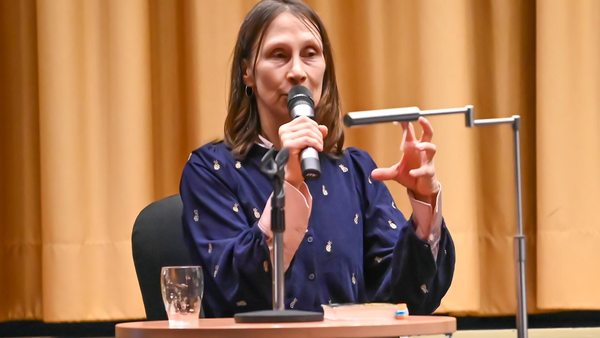 Die Gewinnerin des Deutschen Buchpreises eröffnet die Literarischen Wochen in Bremerhaven. Martina Hefter stellt ihren preisgekrönten Roman „Hey guten Morgen, wie geht es dir?“ vor.
