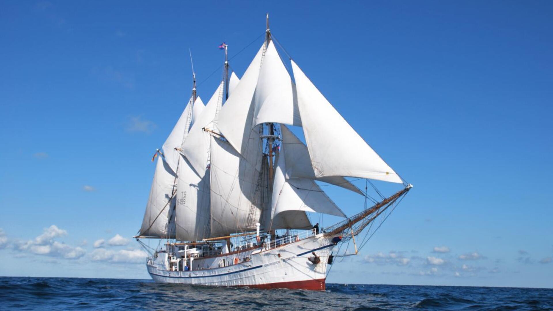 Die "Großherzogin Elisabeth" aus Elsfleth ist in Rostock auf Grund gelaufen. 