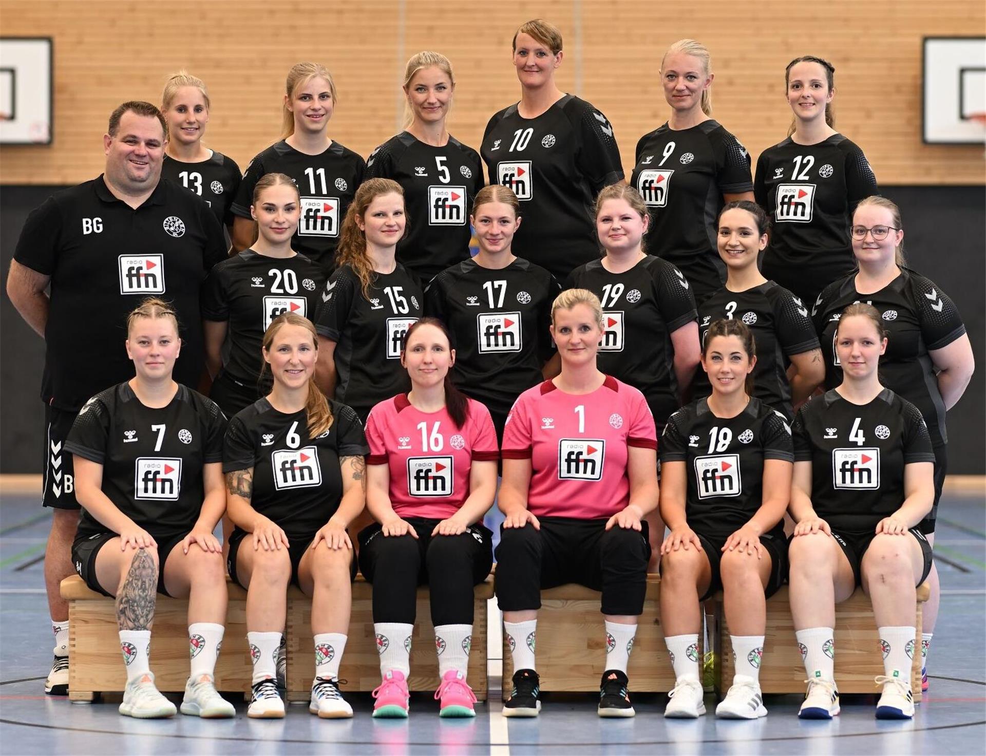 Die Handballerinnen des VfL Sittensen sind derzeit eines der Aushängeschilder des Vereins. Mit 2482 Mitgliedern ist der VfL der größte Sportverein im Landkreis Rotenburg.