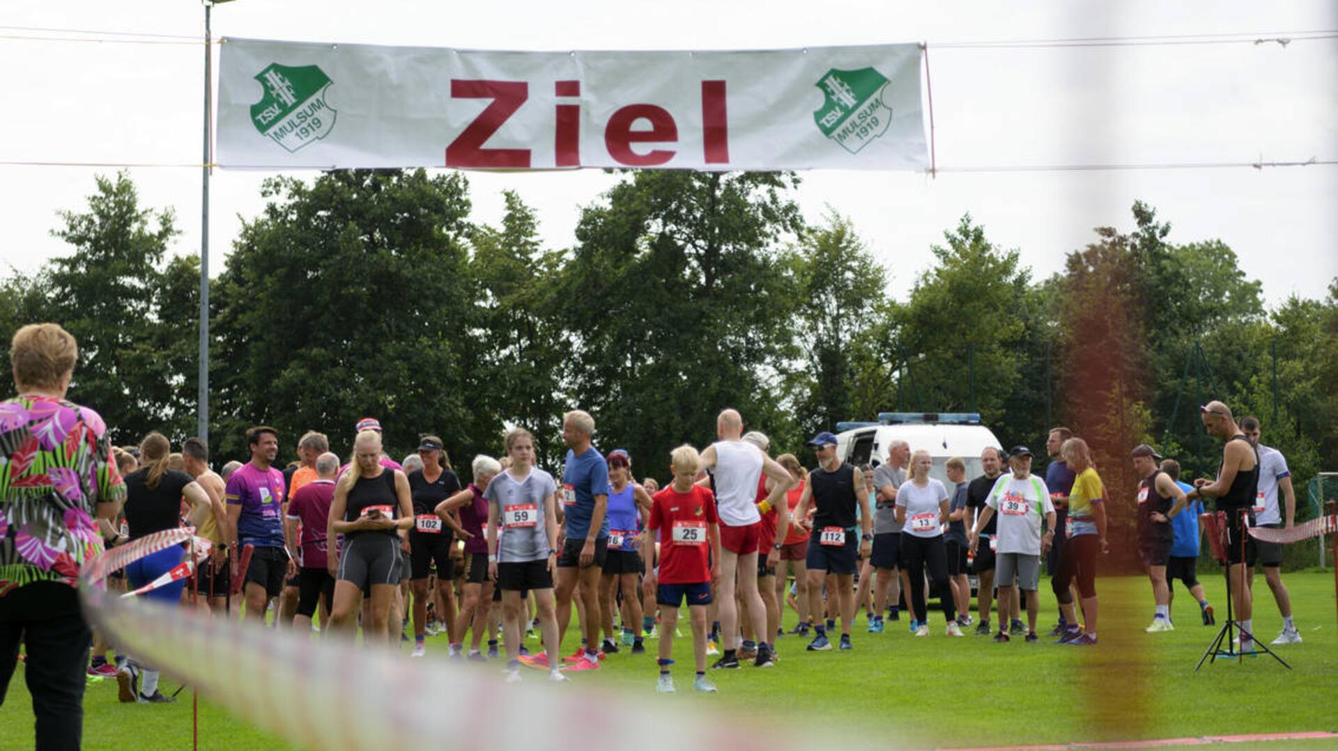 Menschen bei einem Lauf. 