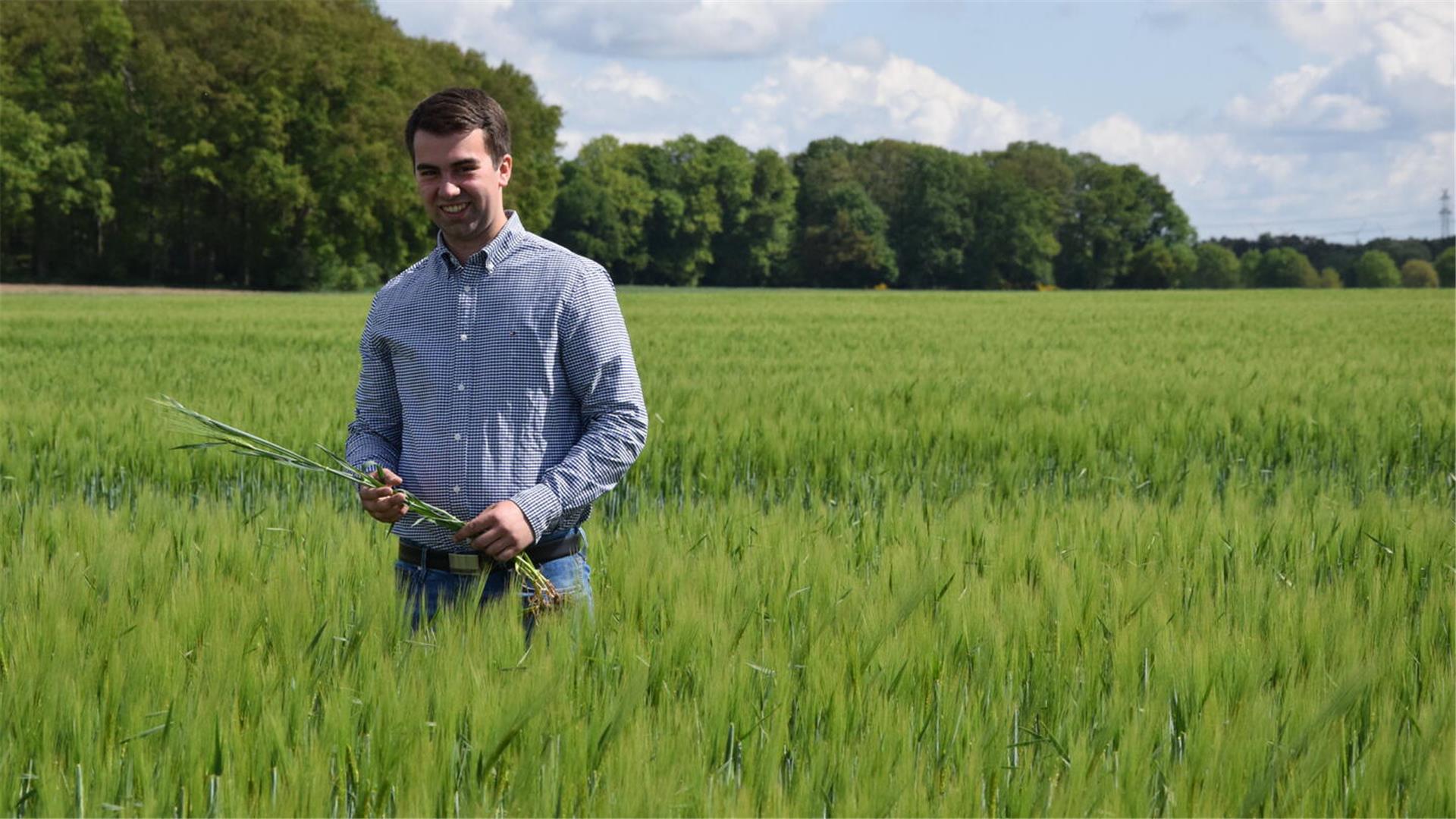 Die Landwirtschaft ist seine Leidenschaft: der 22-jährige Lennart Ringen aus Ostereistedt. 