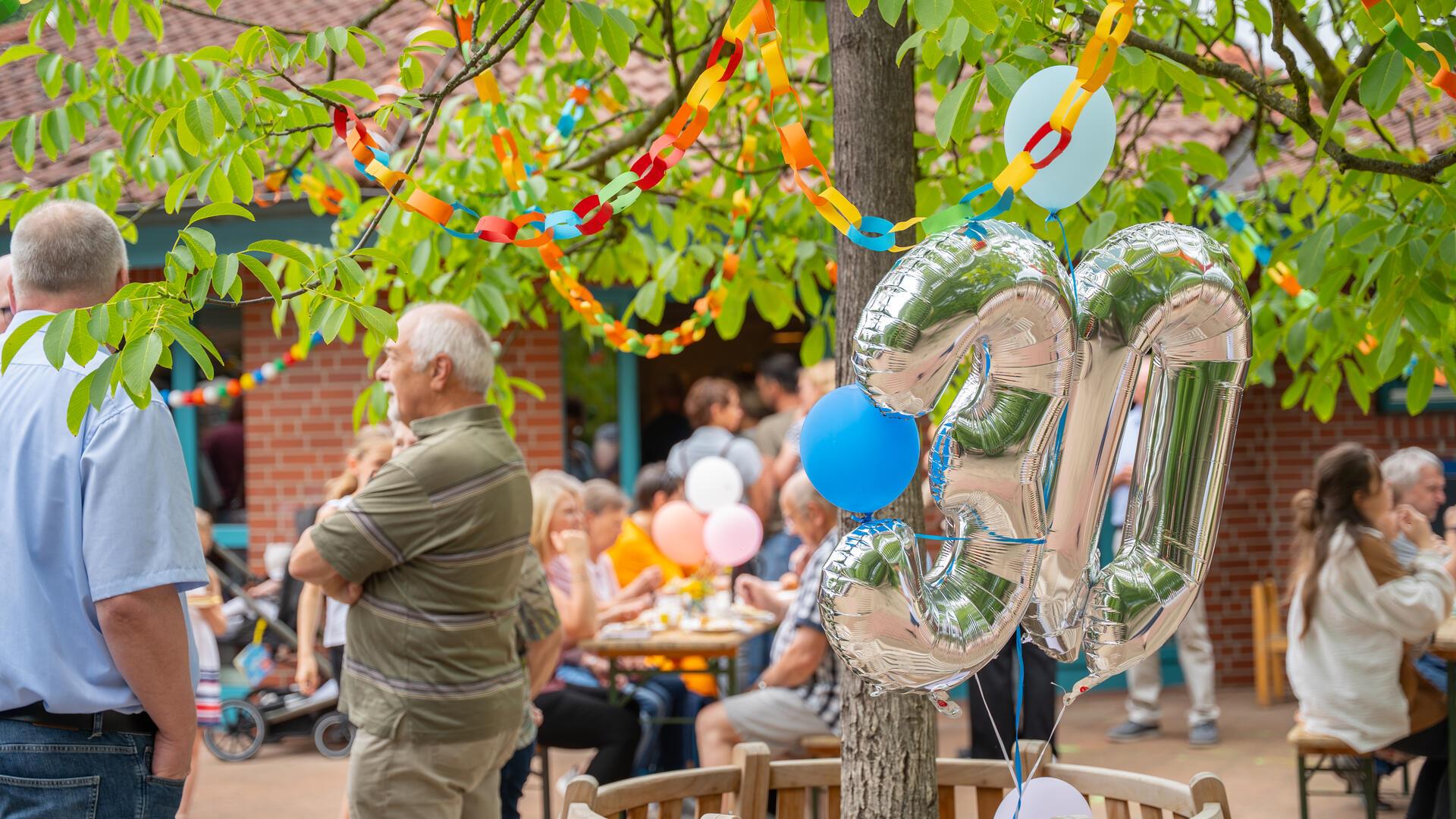 Die Luftballons zeigen es: 30 Jahre Kita St. Christophorus.
