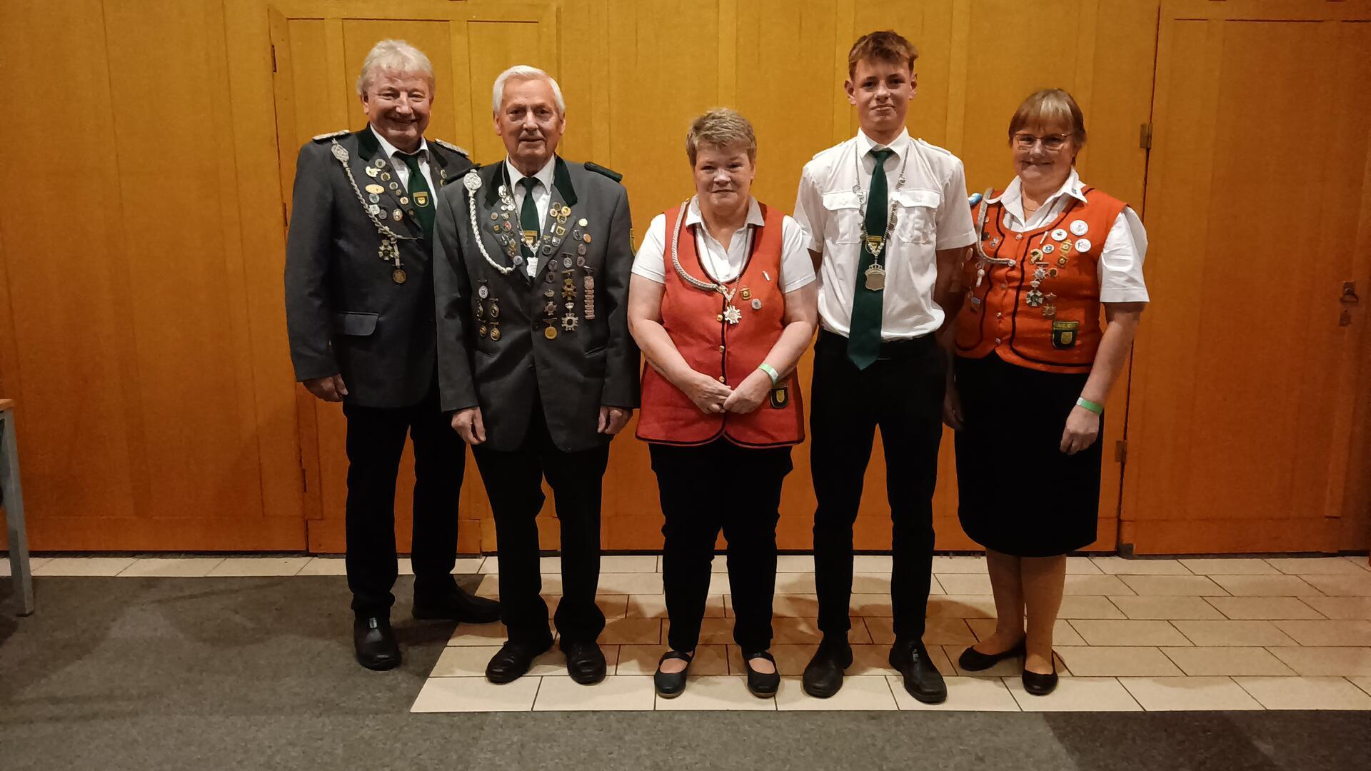 Die Majestäten der Schützen, Damen und Jugend wurde auf der Geheimscheibe ermittelt.