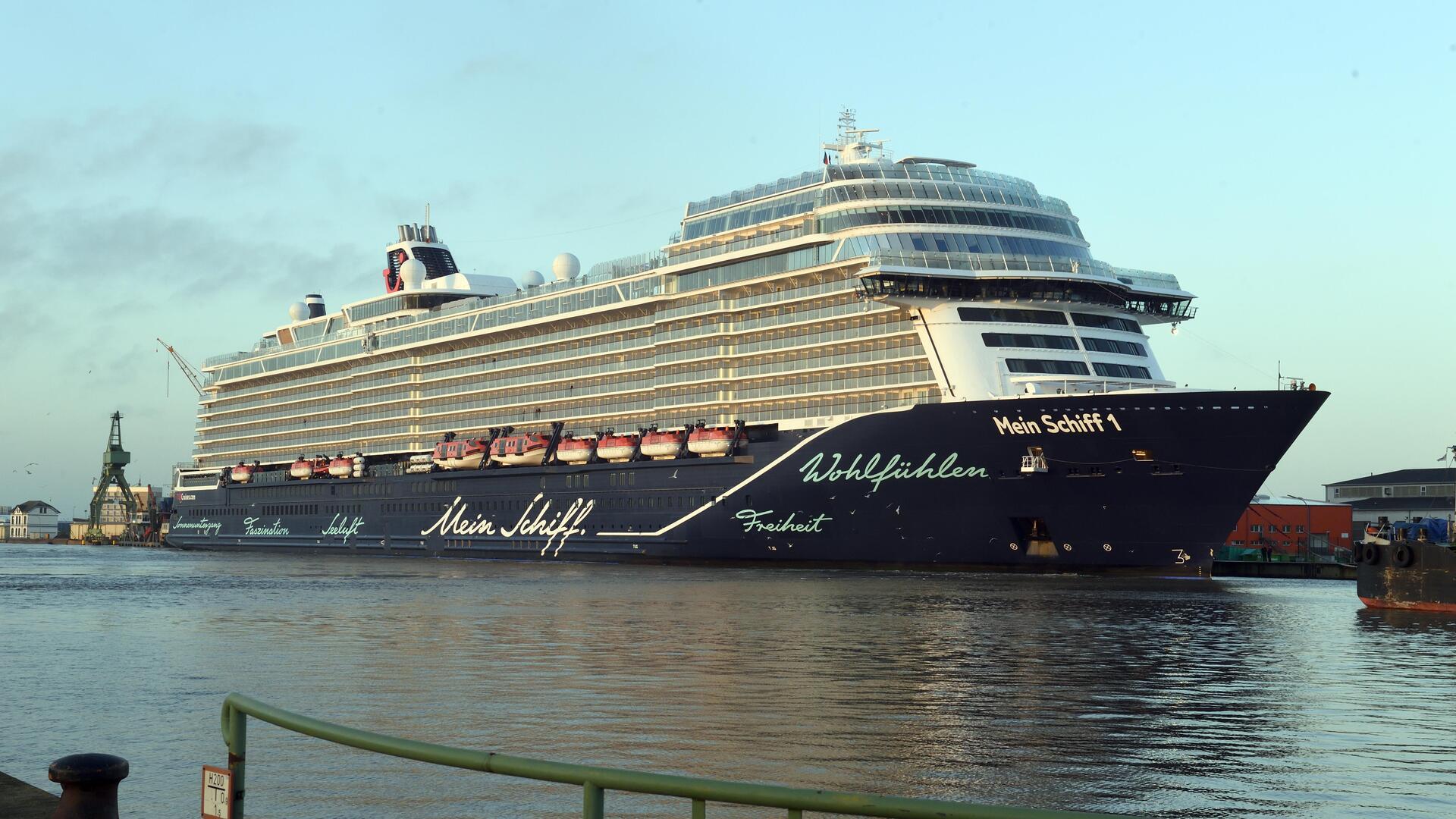 Die "Mein Schiff 1" liegt im Hafen. Sie kommt 2026 zurück nach Bremerhaven.