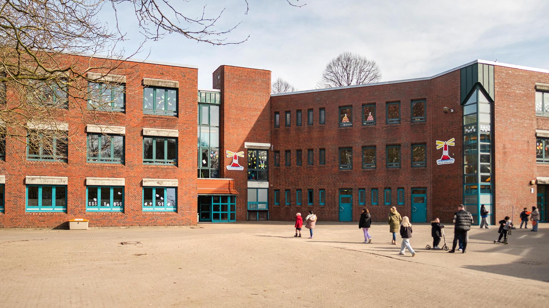 Die Pestalozzischule am Leher Tor 21 in Bremerhaven.
