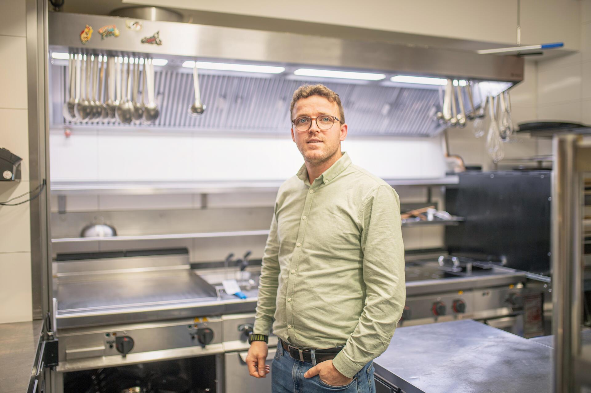 Die Restaurantküche des „D’oro“ – hier außerhalb der Betriebszeiten – hat Ilir Muzlijaj selbst geplant.