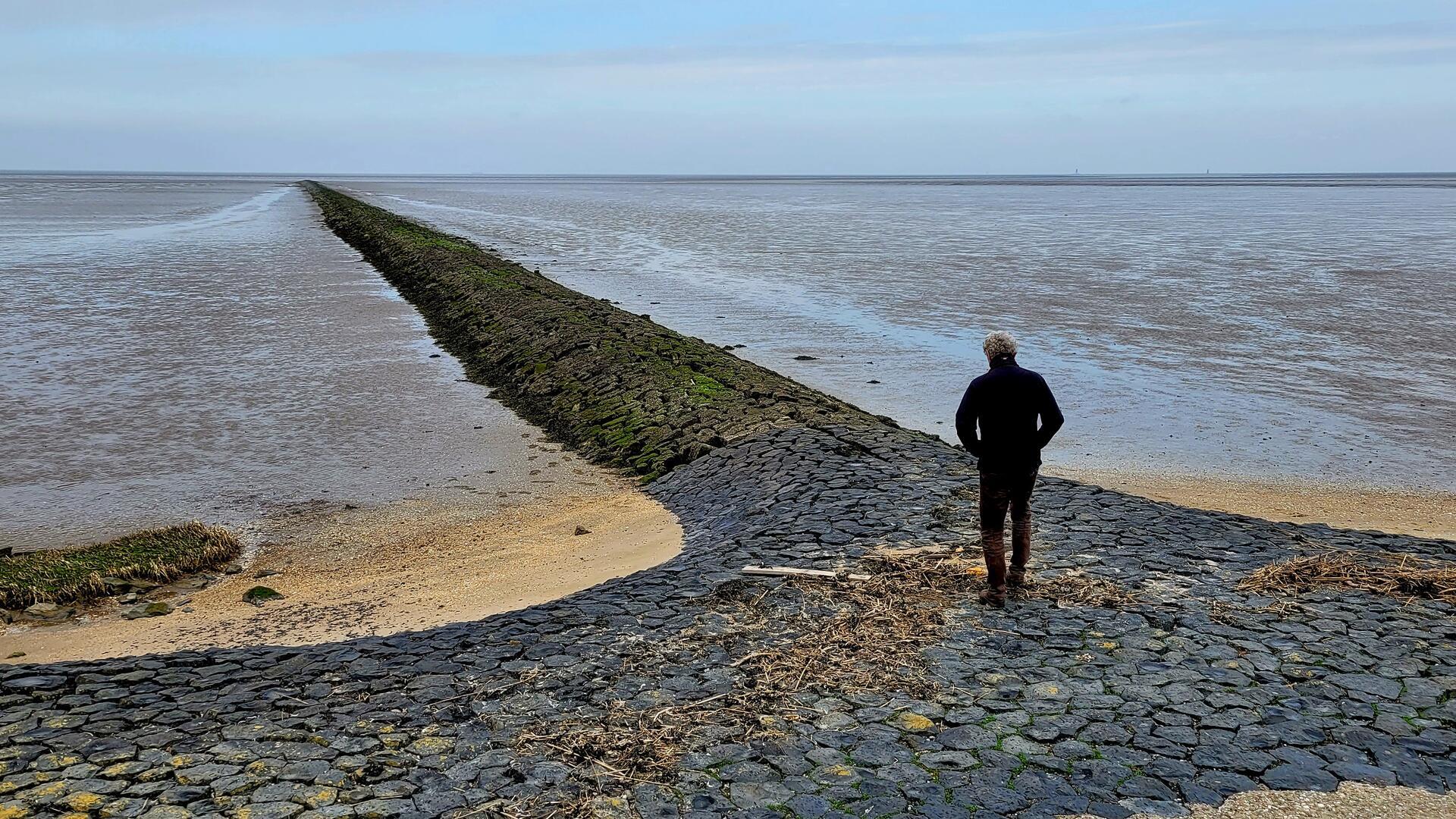 Die Seebuhne Solthörn ist mit 540 Metern die längste Buhne im Bereich der Wurster Nordseeküste.