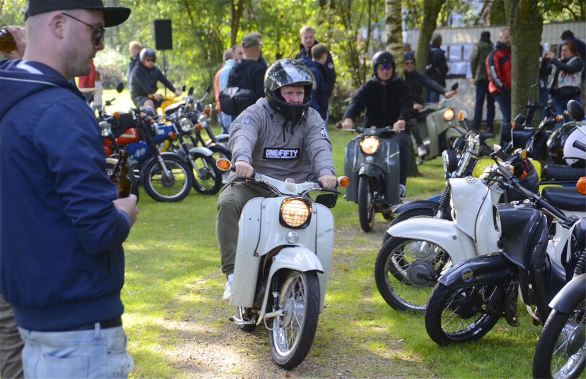 Die Teilnehmer der Simson-Rallye treffen sich am Sonntag, 7. September, am „Urla Hus“ in Ohrel. Schaulustige sind ausdrücklich erwünscht.