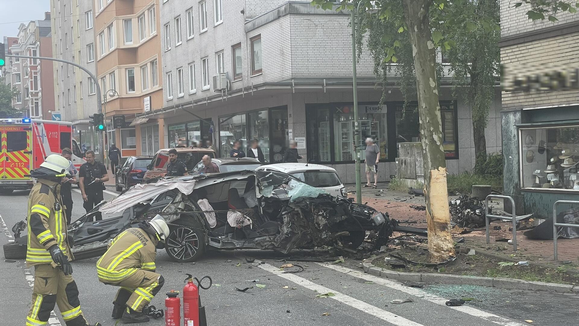 Unfallauto an der Hafenstraße
