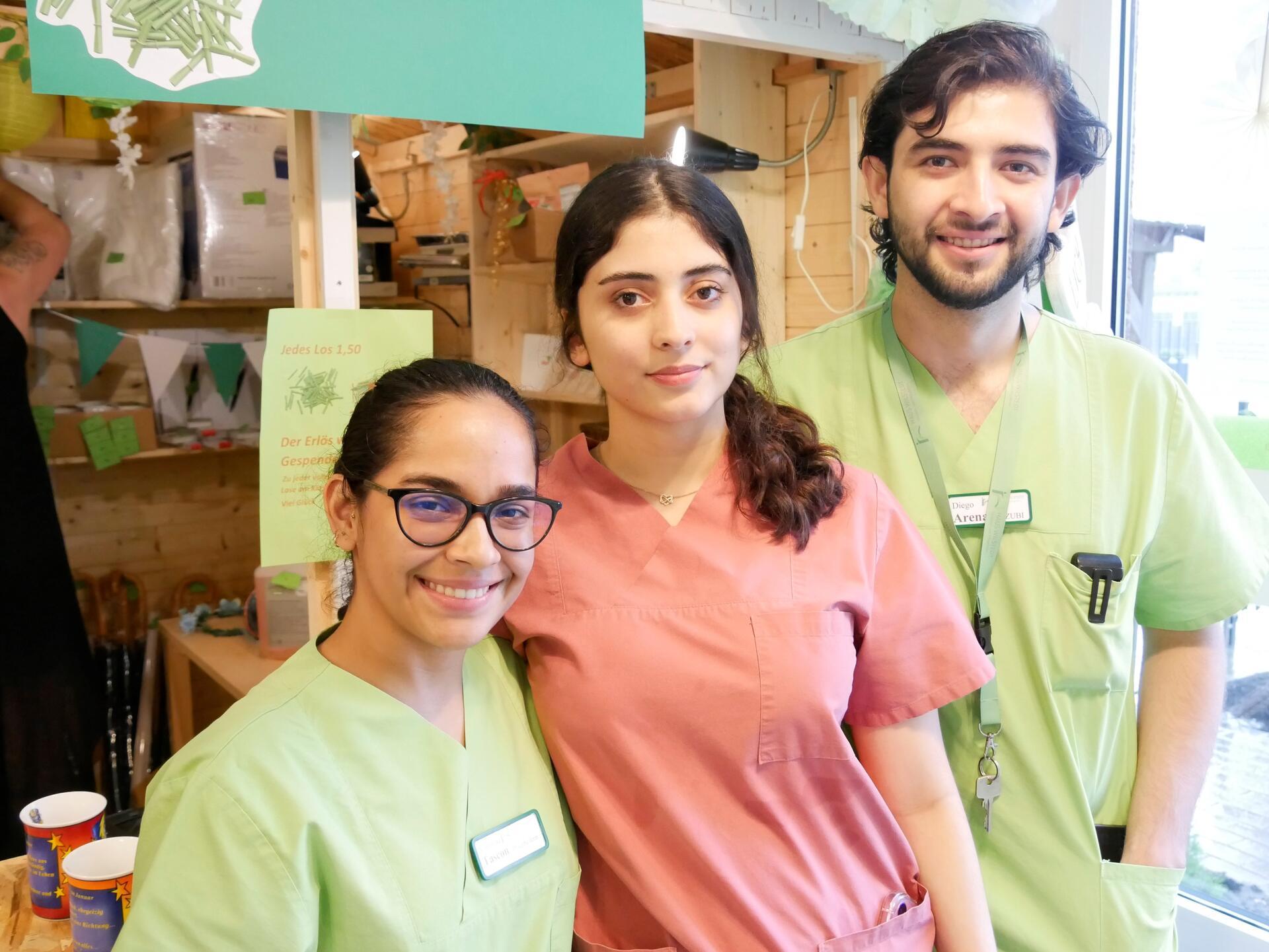 Die drei Kolumbianer Valentina, Maria und Diego fühlen sich wohl im „Haus Wilstedt“, weil sie jetzt ohne Angst vor einer Abschiebung arbeiten können.