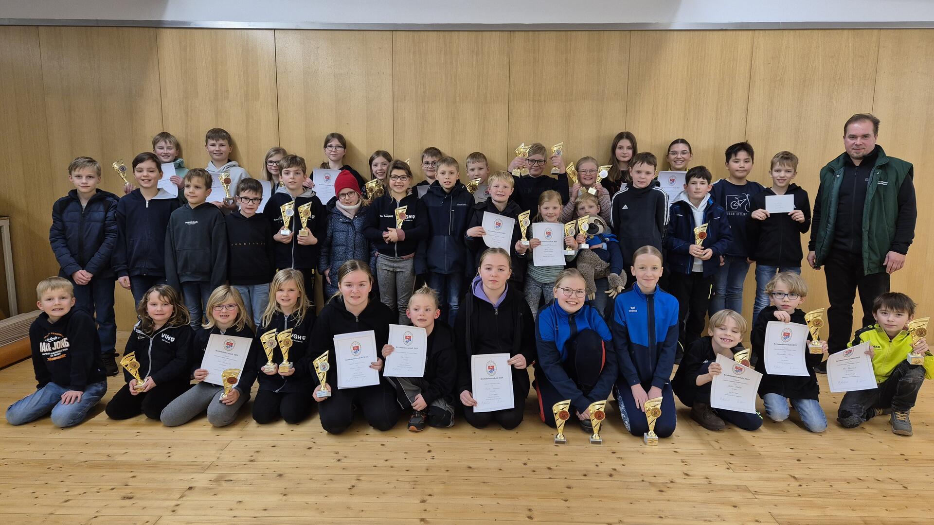 Die erfolgreichen Teilnehmerinnen und Teilnehmer der Schüler-Kreismeisterschaft.