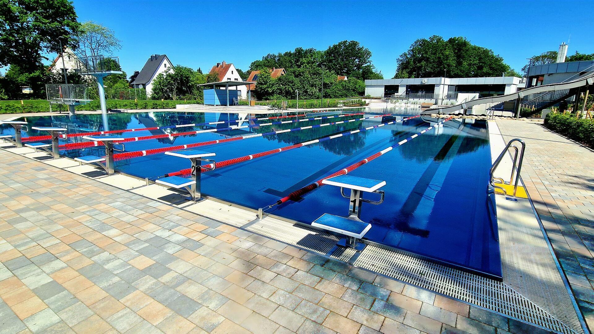Die meisten Schwimmbäder in der Region sind bereits geöffnet. Auch im Bremervörder Delphino (Foto) kann heute geschwommen werden. 