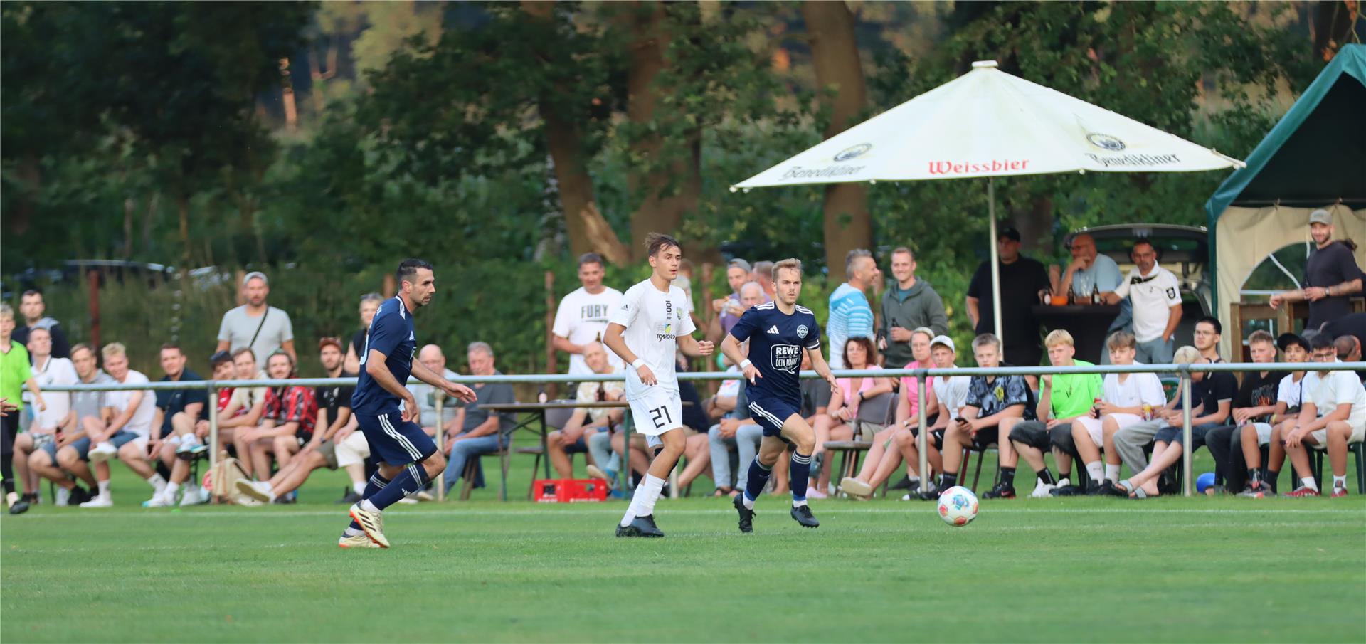 Wörpetal gewinnt erstes Heimspiel verdient mit 2:0 gegen Bevern Die zahlreichen Fans in Bülstedt spornten die Akteure des FC Wörpetal bei ihrem ersten Heimspiel mächtig an.