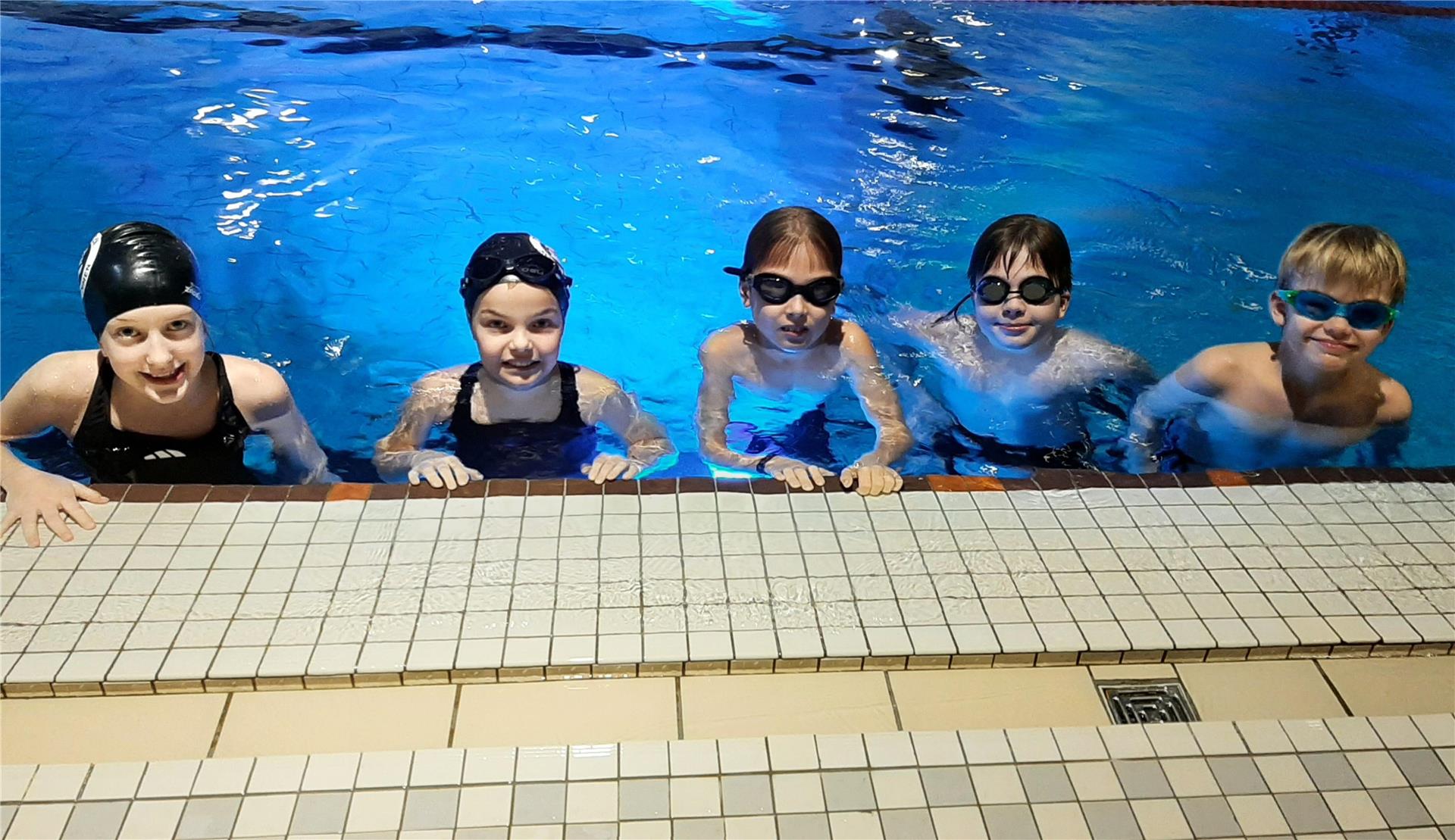 Diese Mädchen und Jungen gehören zur sogenannten Wettkampfgruppe 3 der Schwimmabteilung des TuS Zeven. Für sie wird aktuell eine Trainerin oder ein Trainer gesucht.