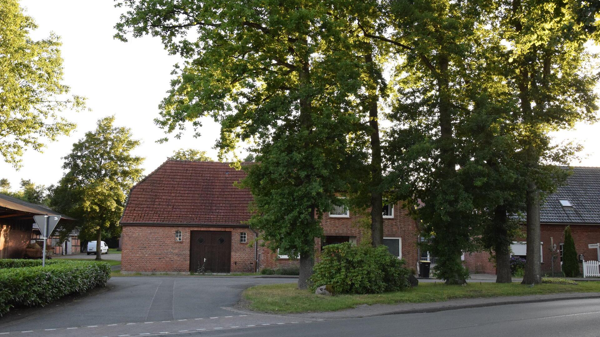 Zufahrt zur Friedhofstraße.