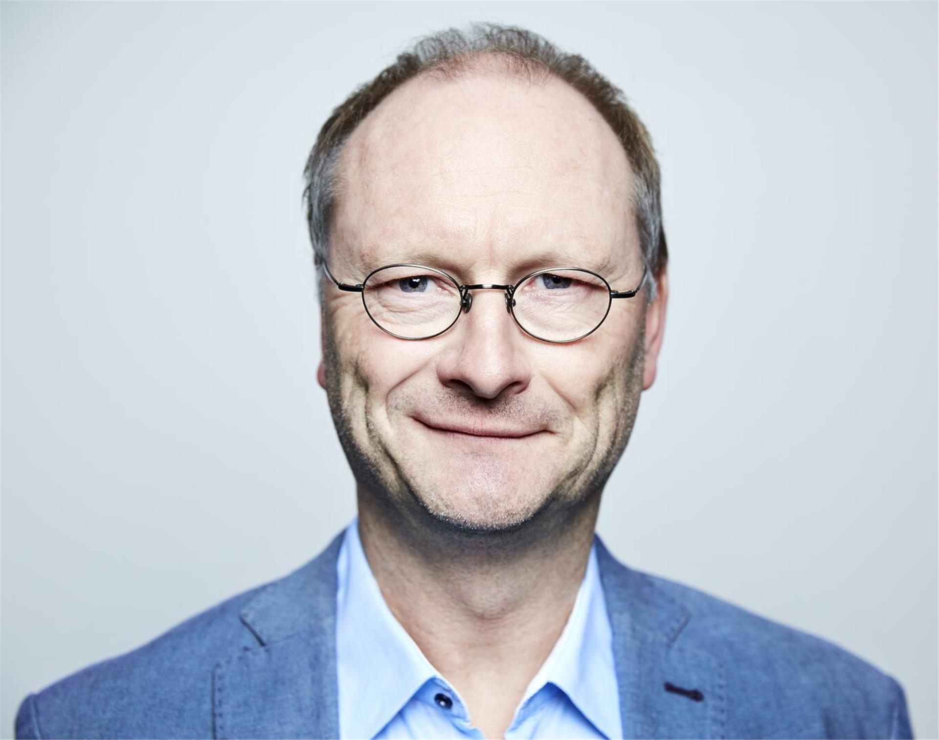 Diplom-Meteorologe, Wettermoderator und Bestsellerautor Sven Plöger ist der diesjährige Herbstreferent der Volksbank eG Osterholz Bremervörde.