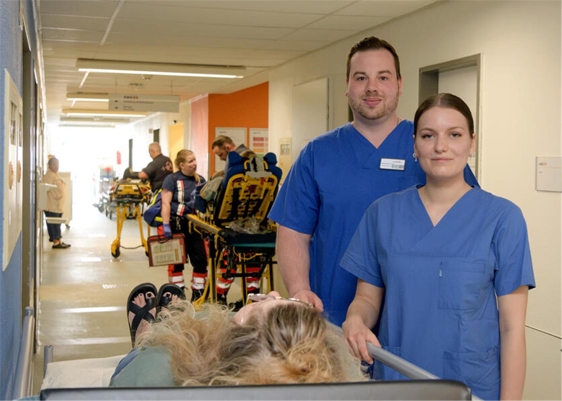 Dominik Renken und Pauline Heller machen ihren Job in der Notaufnahme von Ameos sehr gerne. Doch die zunehmende Gewalt durch Patienten und Angehörige macht ihnen zu schaffen. 