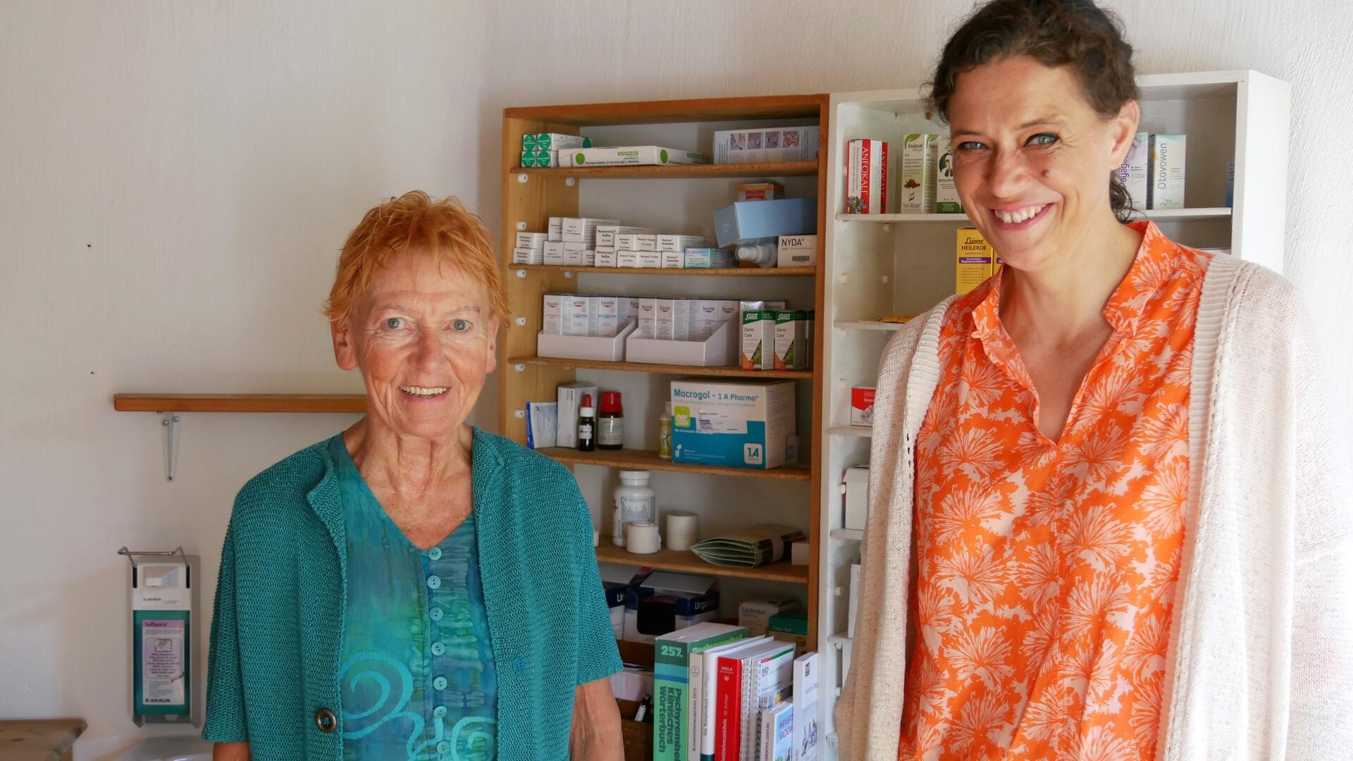 Dr. Agnes Naber weiß ihre Praxis „An den Eichen“ in den guten Händen von Dr. Sylvia Köhler (rechts).
