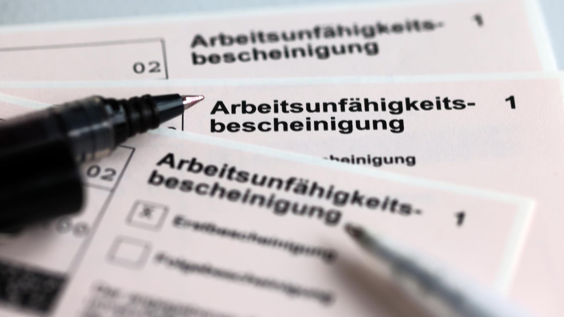 Ein Bremerhavener Arzt sagt: Etwa jeder zehnte Patient versucht, sich eine Arbeitsunfähigkeitsbescheinigung zu erschleichen – obwohl er nichts Ernsthaftes hat.