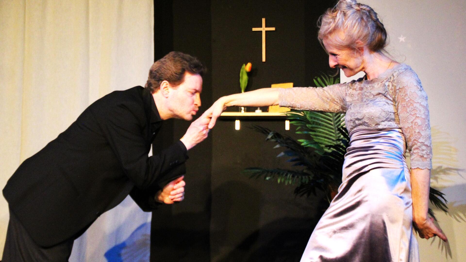 Ein Traumpaar: Katharina Schumacher und Stefan Wilde laden ein zu „Sechs Tanzstunden in sechs Tagen“ ins Piccolo Teatro in der Alten Bürger.