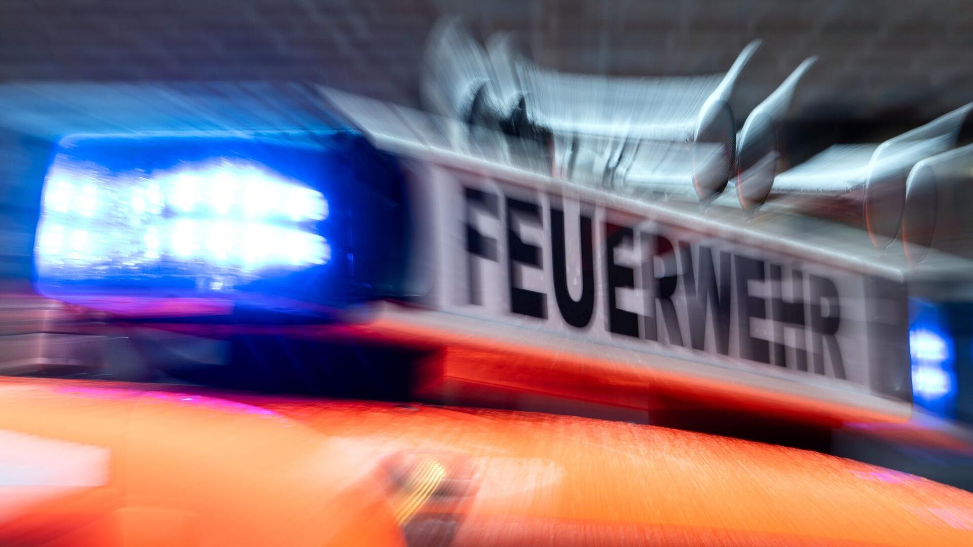 Alarm in Beverstedt: Technischer Defekt löst Brand aus. Feuerwehr im Großeinsatz, Haus vorerst unbewohnbar. Schaden enorm!