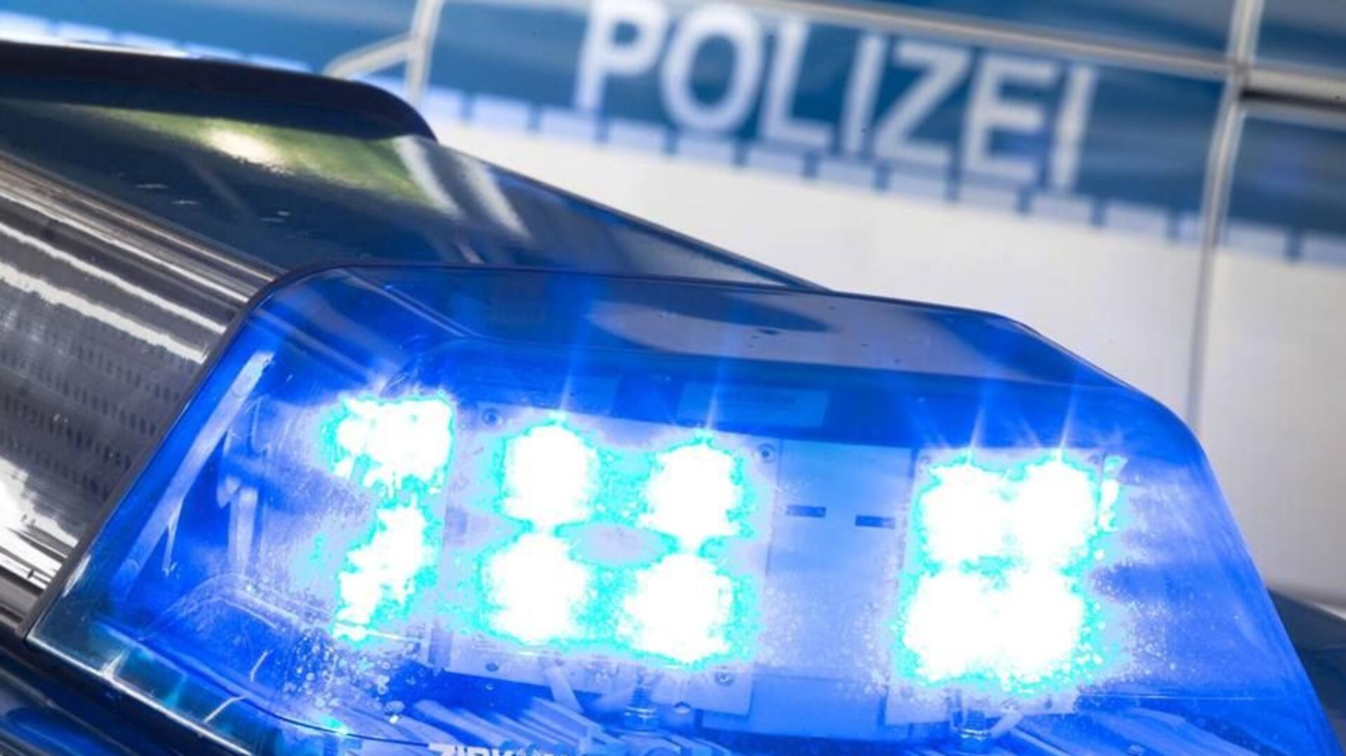 Eine Autofahrerin erlitt bei einem Verkehrsunfall auf der B 75 bei Rotenburg schwere Verletzungen.