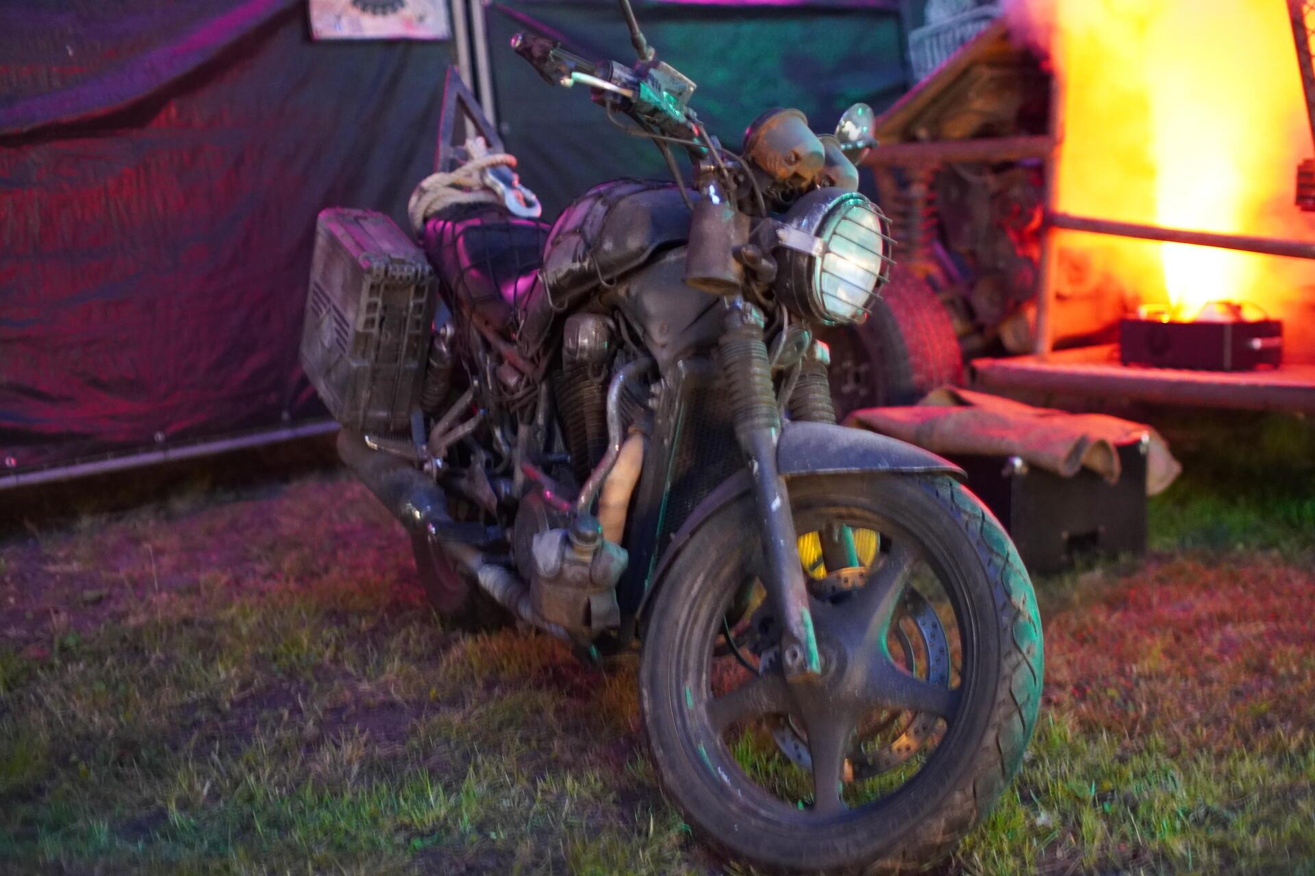 Endzeit-Motorrad von Megabosch.