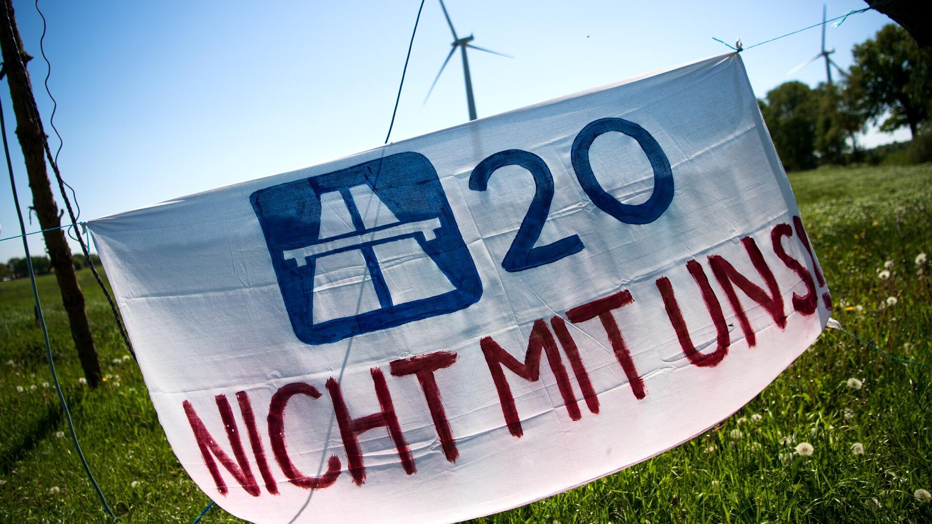 Es gibt viele Gegner und viele Befürworter der A20. Die Gegner profitieren vom Streit in der Bundesregierung. Foto: Sina Schuldt/dpa