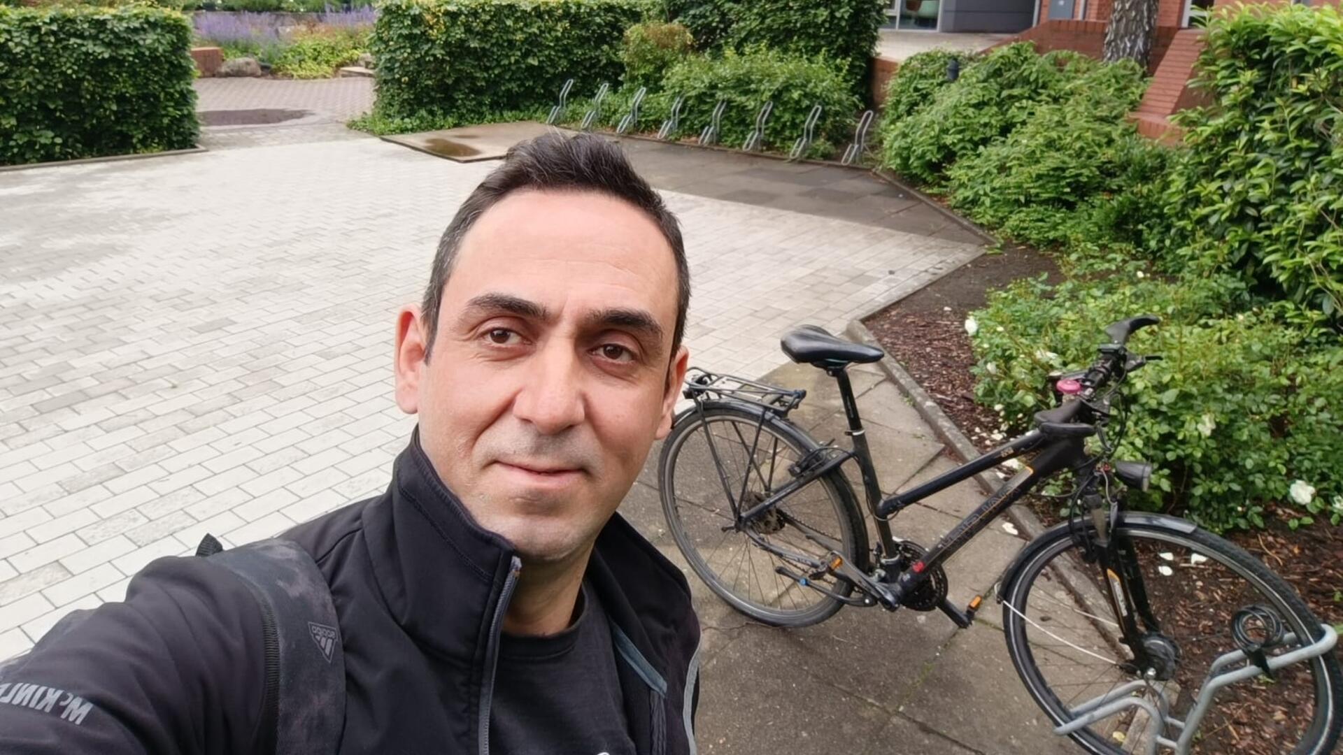 Facharbeiter Ali Razavi (Foto) nach Griechenland abgeschoben. Kollegen und Arbeitgeber sind entsetzt.