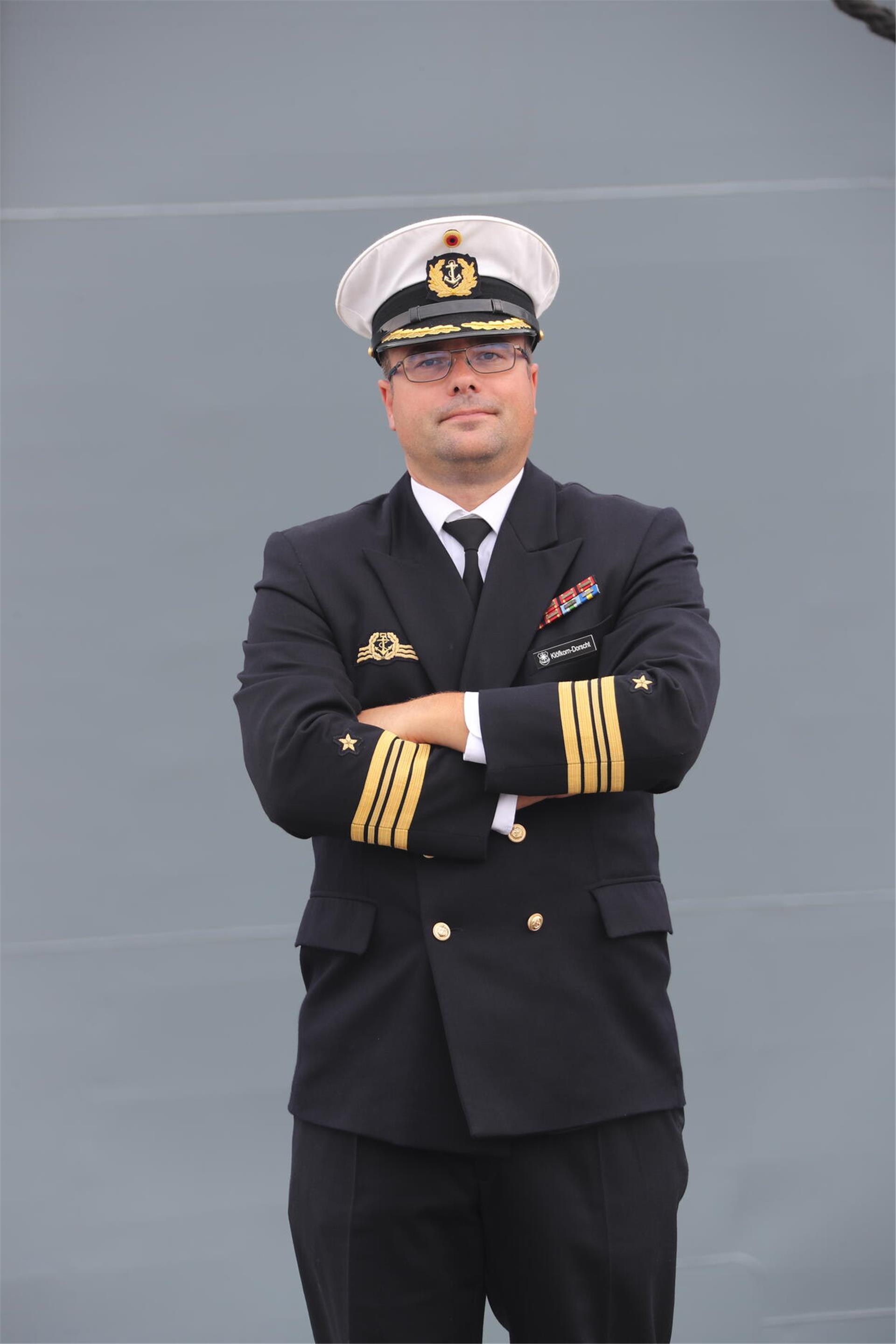 Fregattenkapitän Michael Klöfkorn-Dorscht, Kommandant der Fregatte „Bayern“.