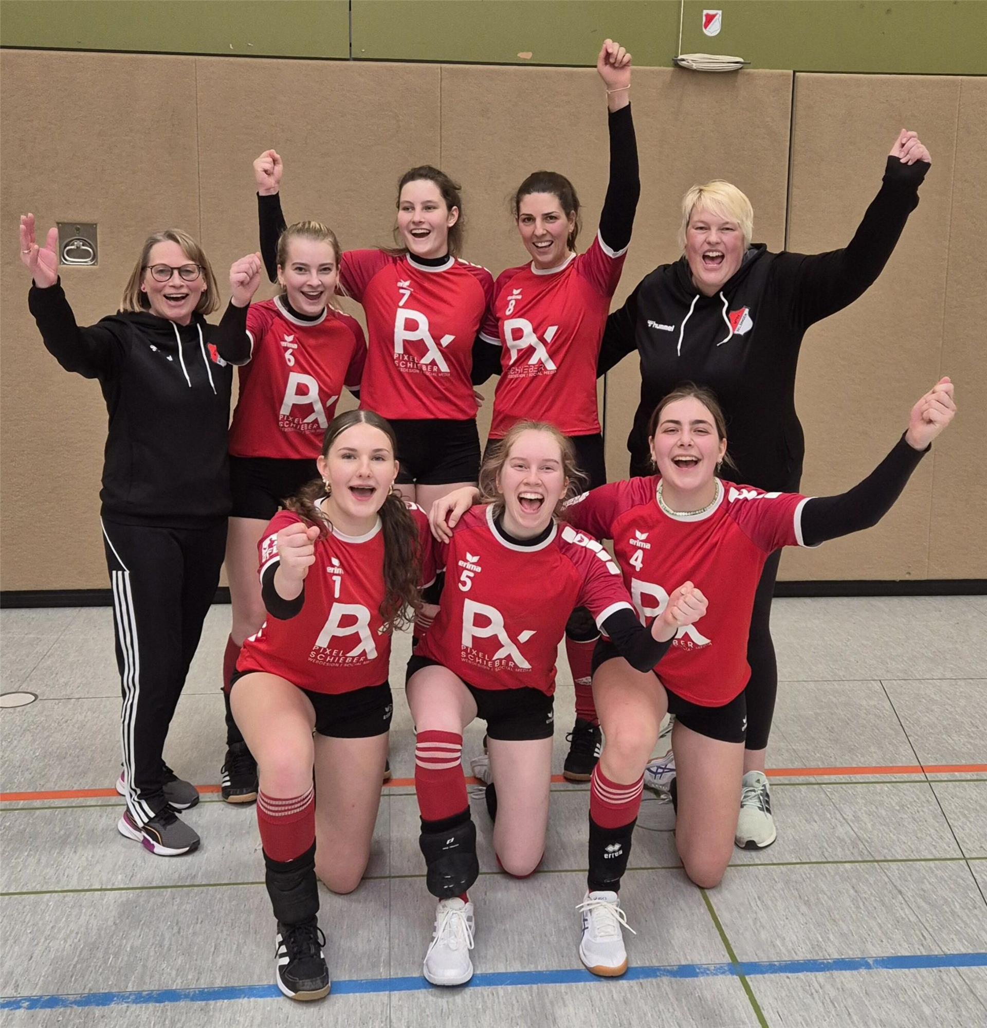 Freude beim Team des MTSV Selsingen (obere Reihe von links): Trainerin Petra Detjen, Melina Albers, Nele Hohls, Kathrin Müller, Trainerin Carina Müller. Untere Reihe von links: Merle Burfeind, Merle Ropers und Sina Lauterbach.