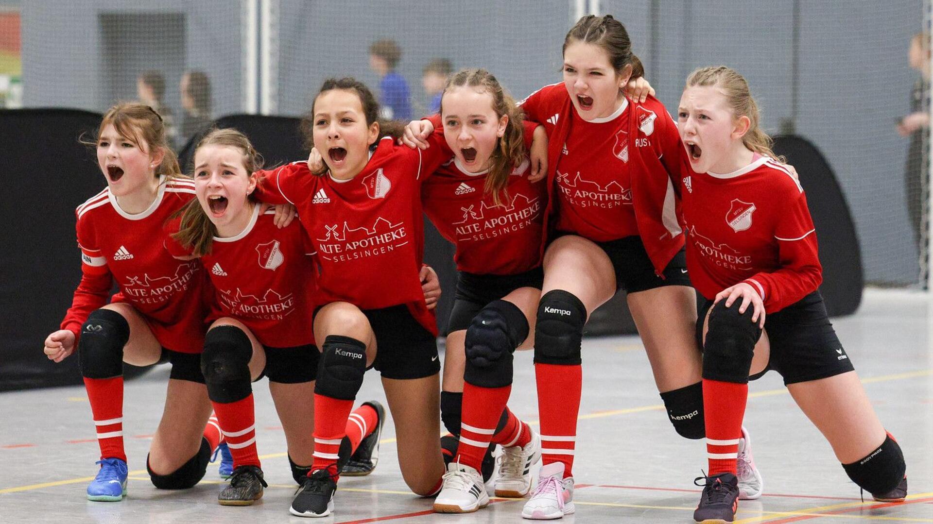 Freude pur bei den Selsinger U12-Faustballerinnen. Bei den Deutschen Meisterschaften in Leipzig belegten die MTSV-Mädels einen tollen vierten Platz.