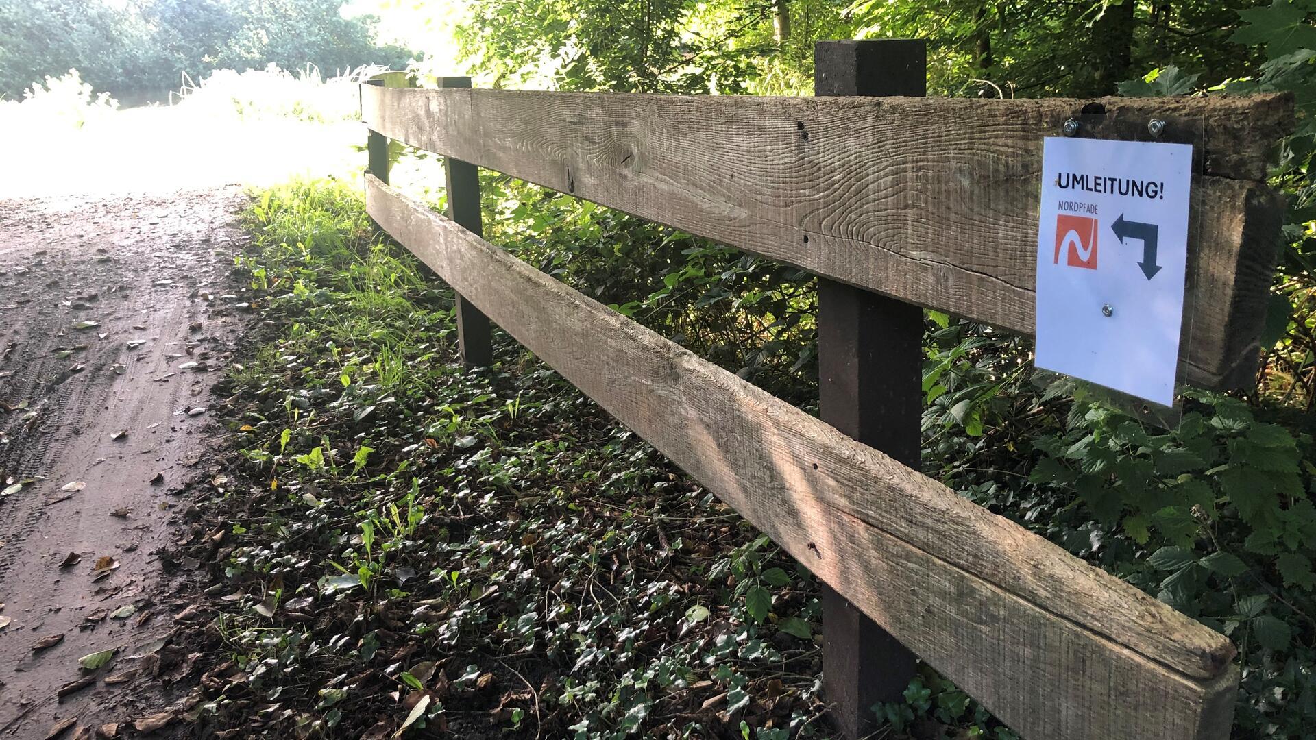 Fußgängerbrücke bleibt gesperrt Für die Wanderer auf dem Nordpfad Vörder See - Osteland wurde eine Umleitung ausgeschildert.