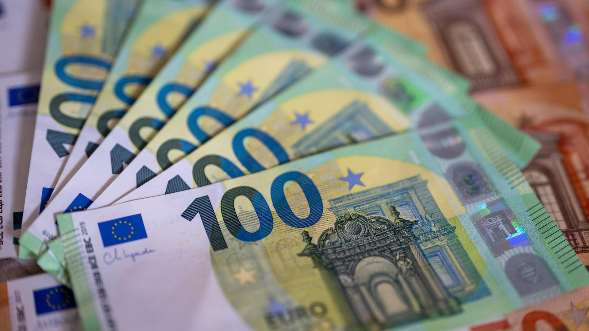 Mehrere 100-Euro-Scheine