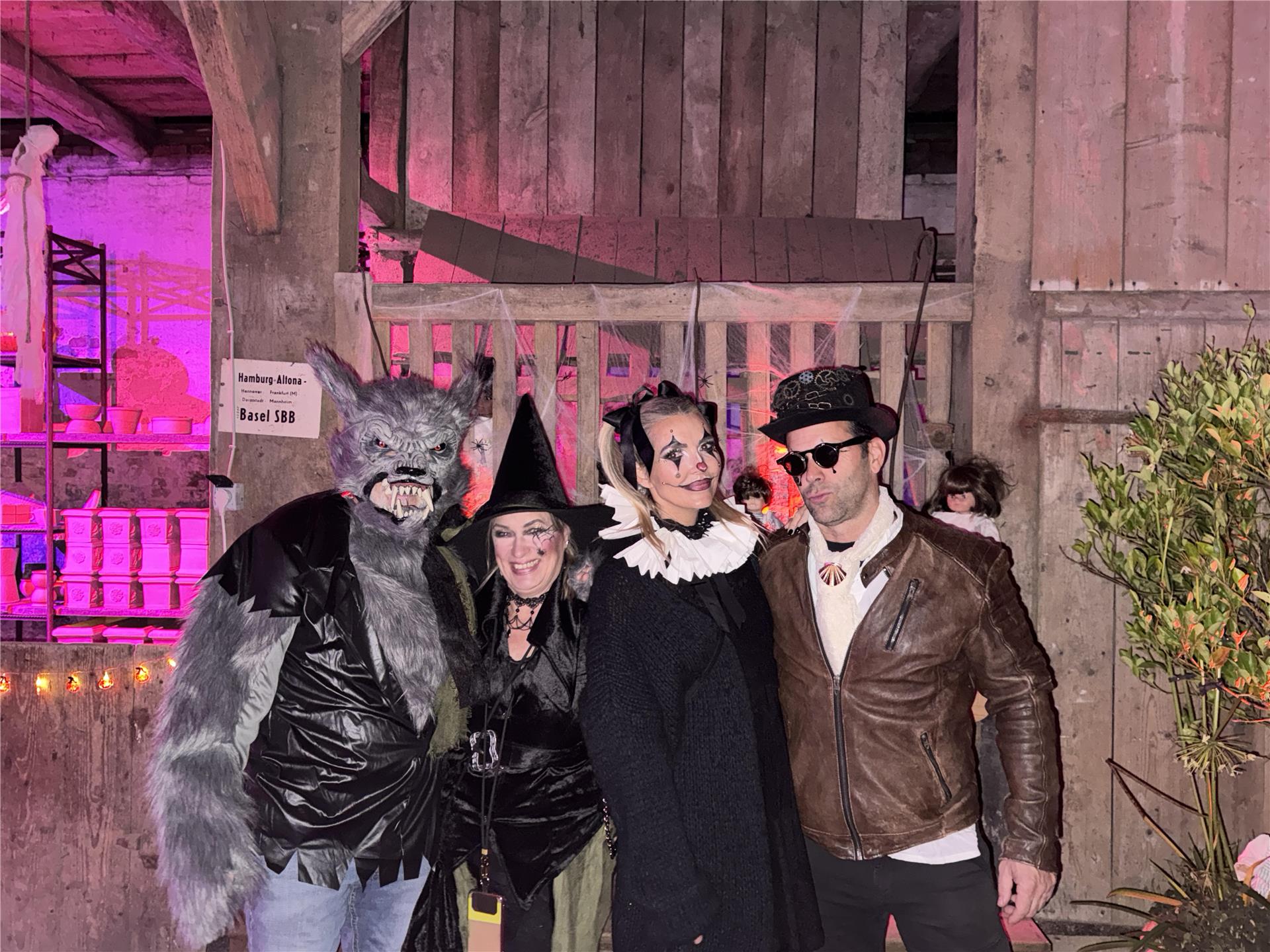 Für viele ist der Reformationstag längst ein inoffizieller Grusel-Feiertag: Mit Musik und Kostümen wird in Wilstedt Halloween gefeiert.